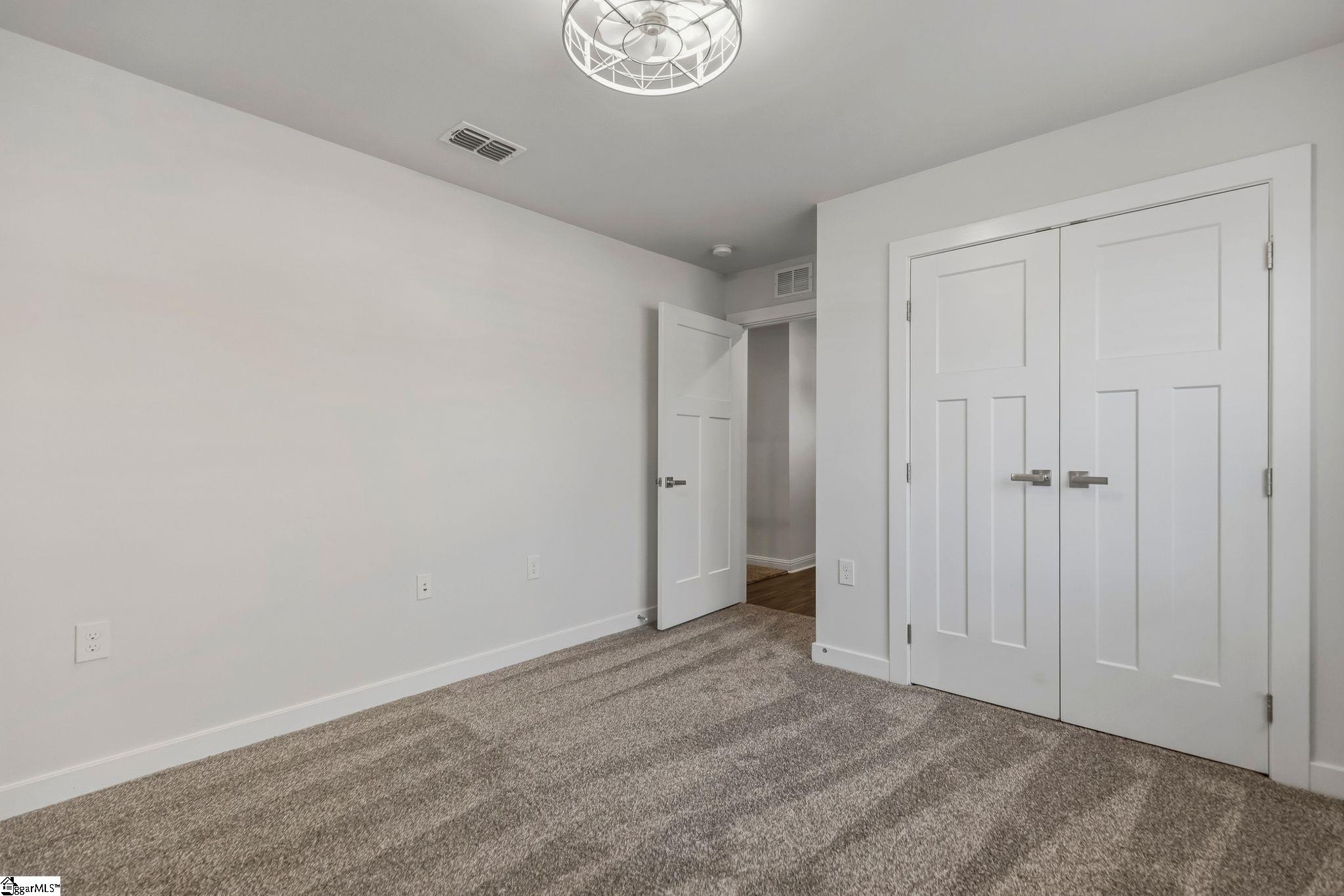407 Vernonburg Court Property Photo 32