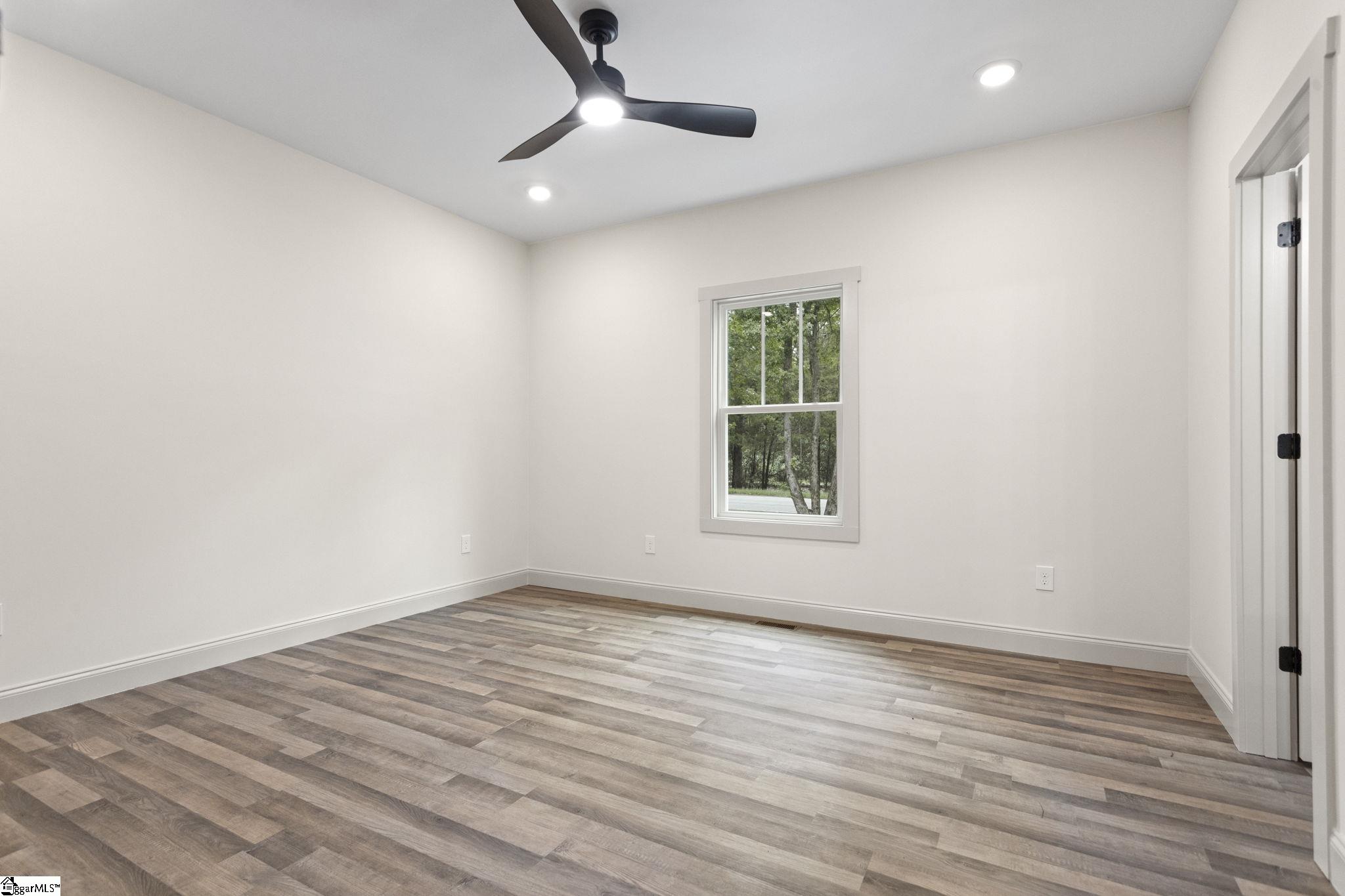 7406 S Pine Street Property Photo 18