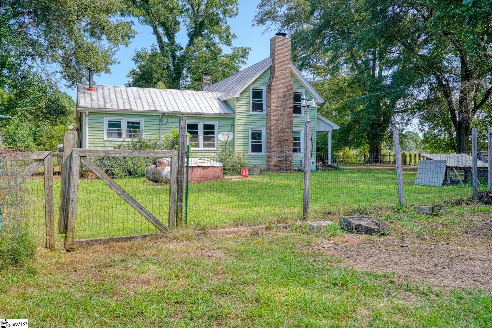 200 Lowe Lane Property Photo 4