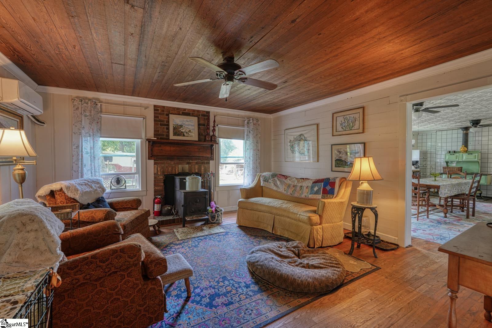 200 Lowe Lane Property Photo 9