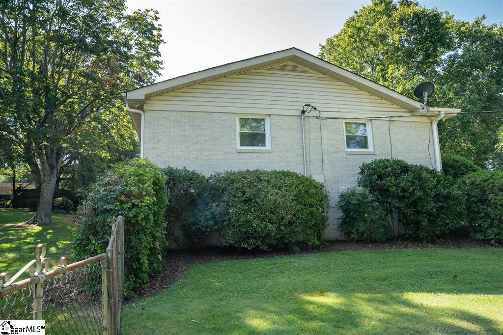 2 Selwyn Drive Property Photo 32