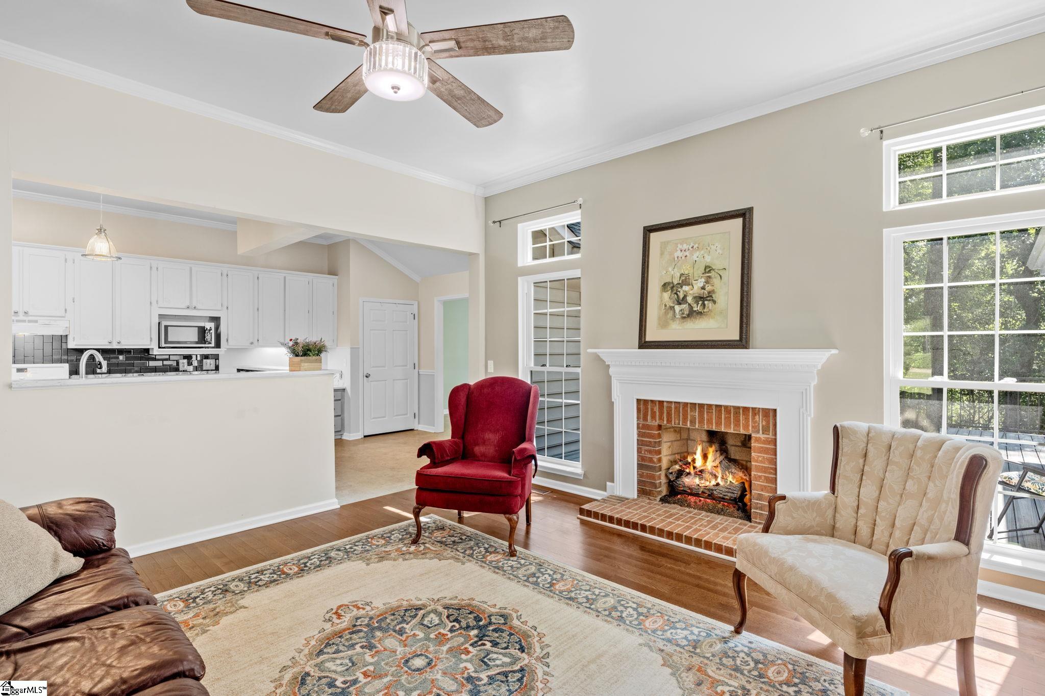 121 Century Oaks Drive Property Photo 10
