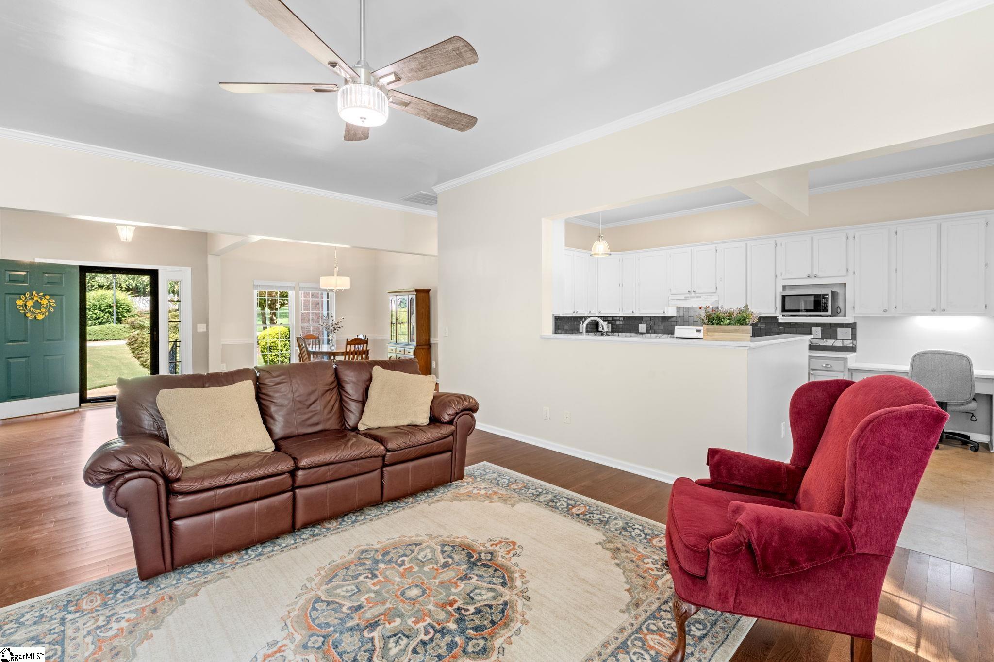 121 Century Oaks Drive Property Photo 12