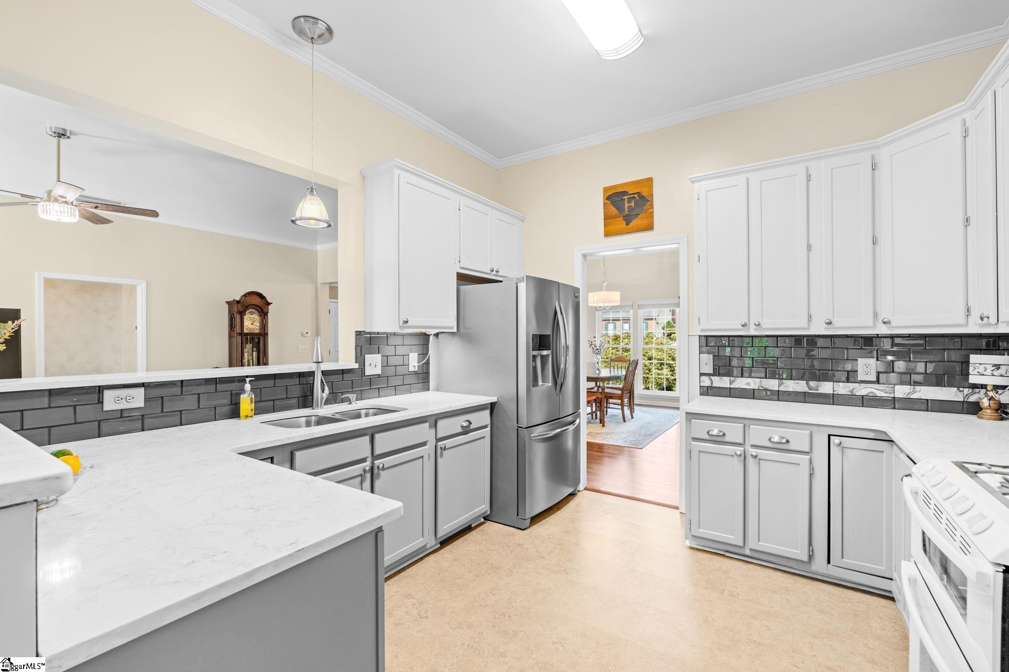 121 Century Oaks Drive Property Photo 15
