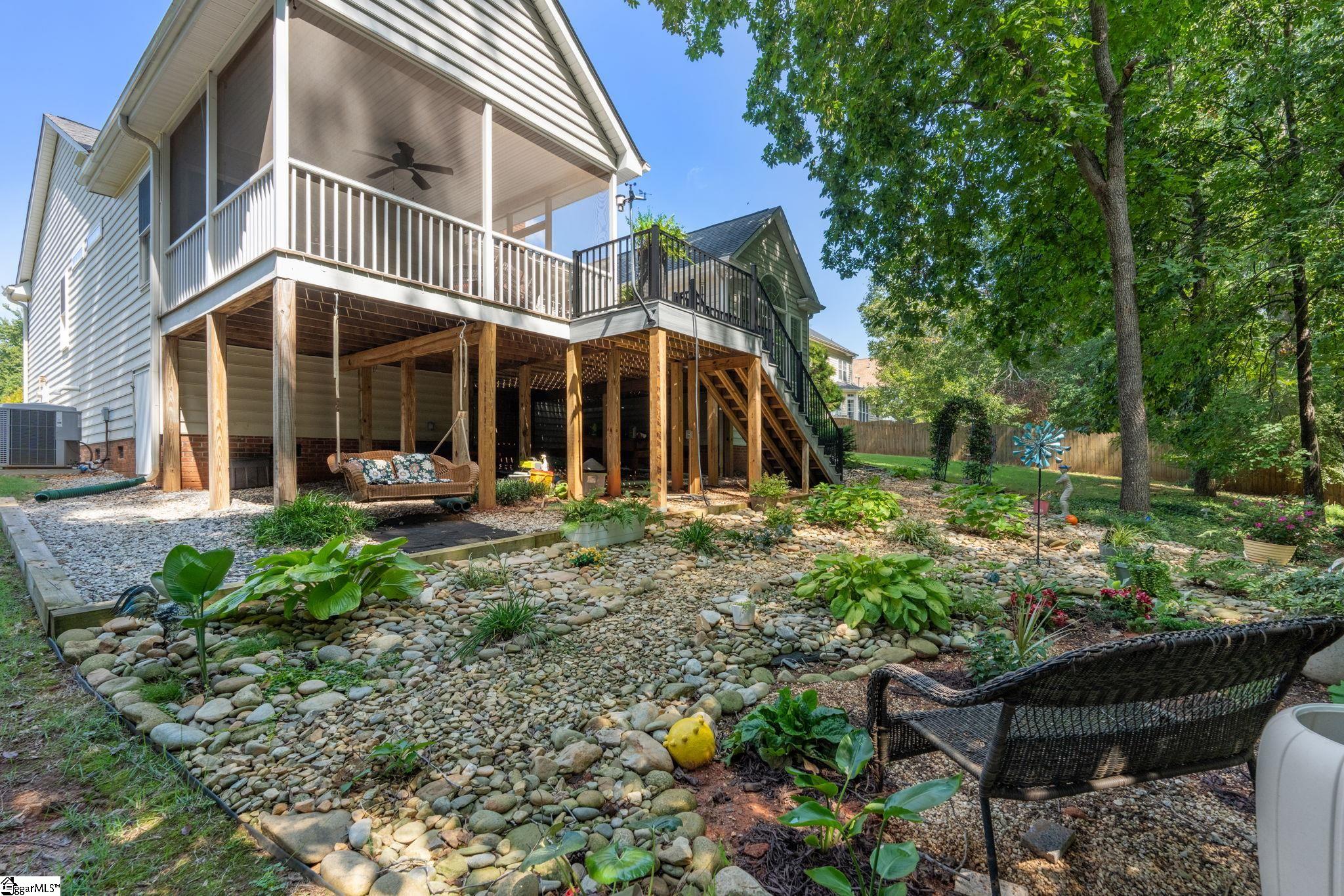 121 Century Oaks Drive Property Photo 37