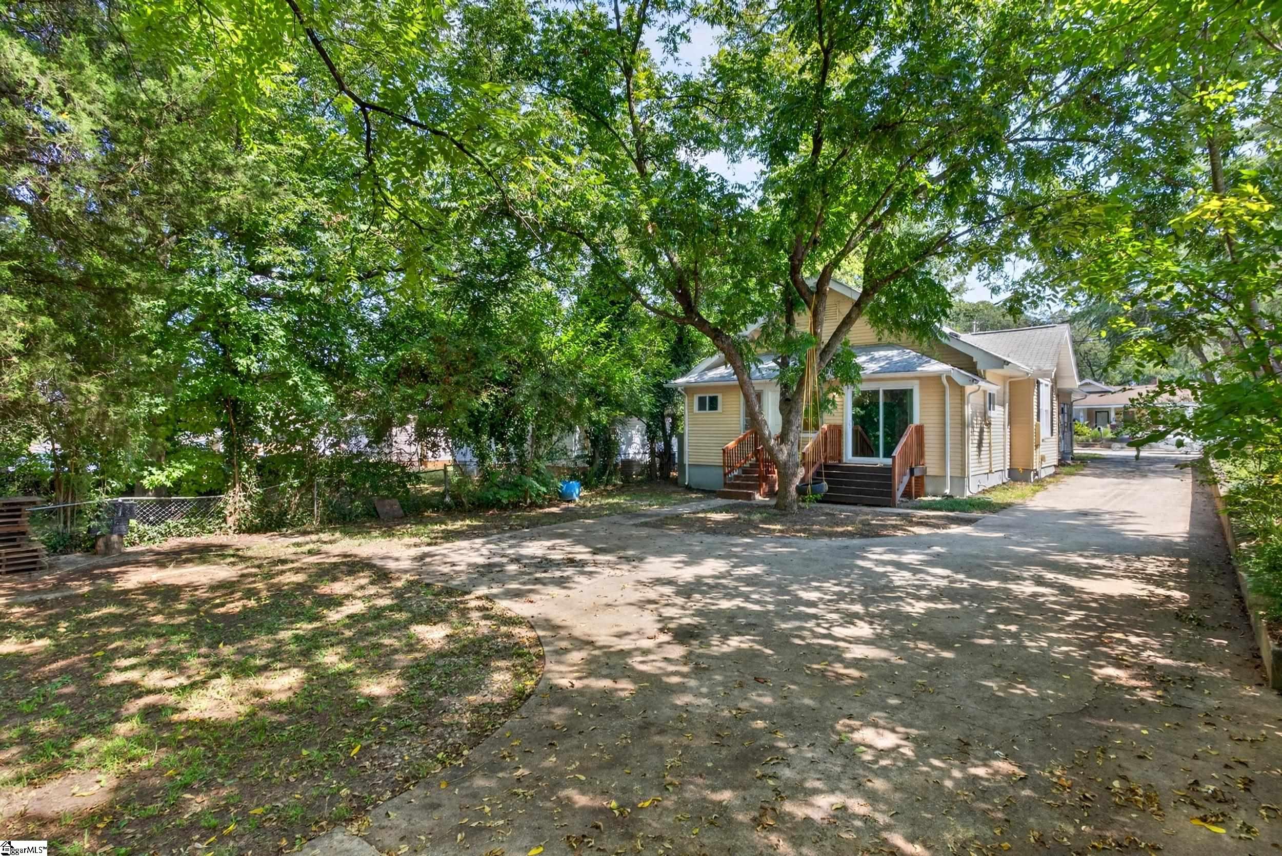 19 N Washington Avenue Property Photo 3