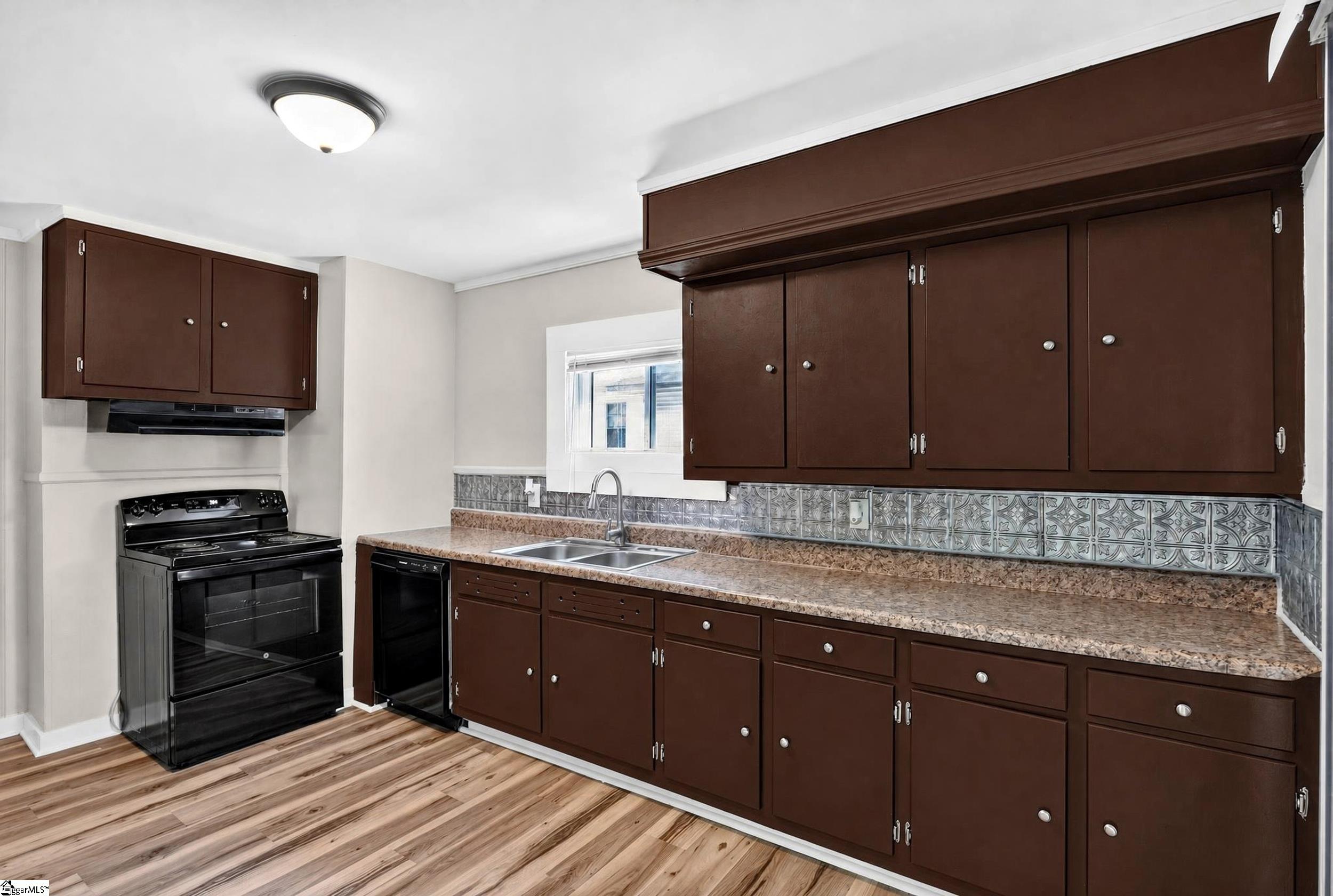 19 N Washington Avenue Property Photo 10