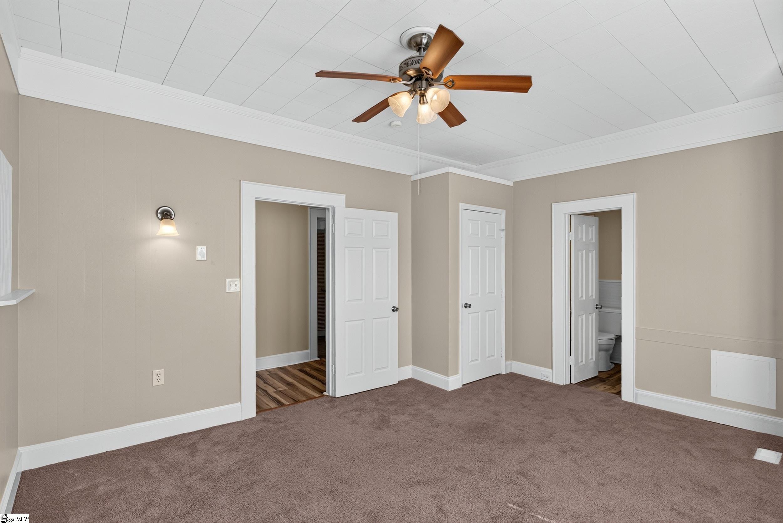 19 N Washington Avenue Property Photo 14