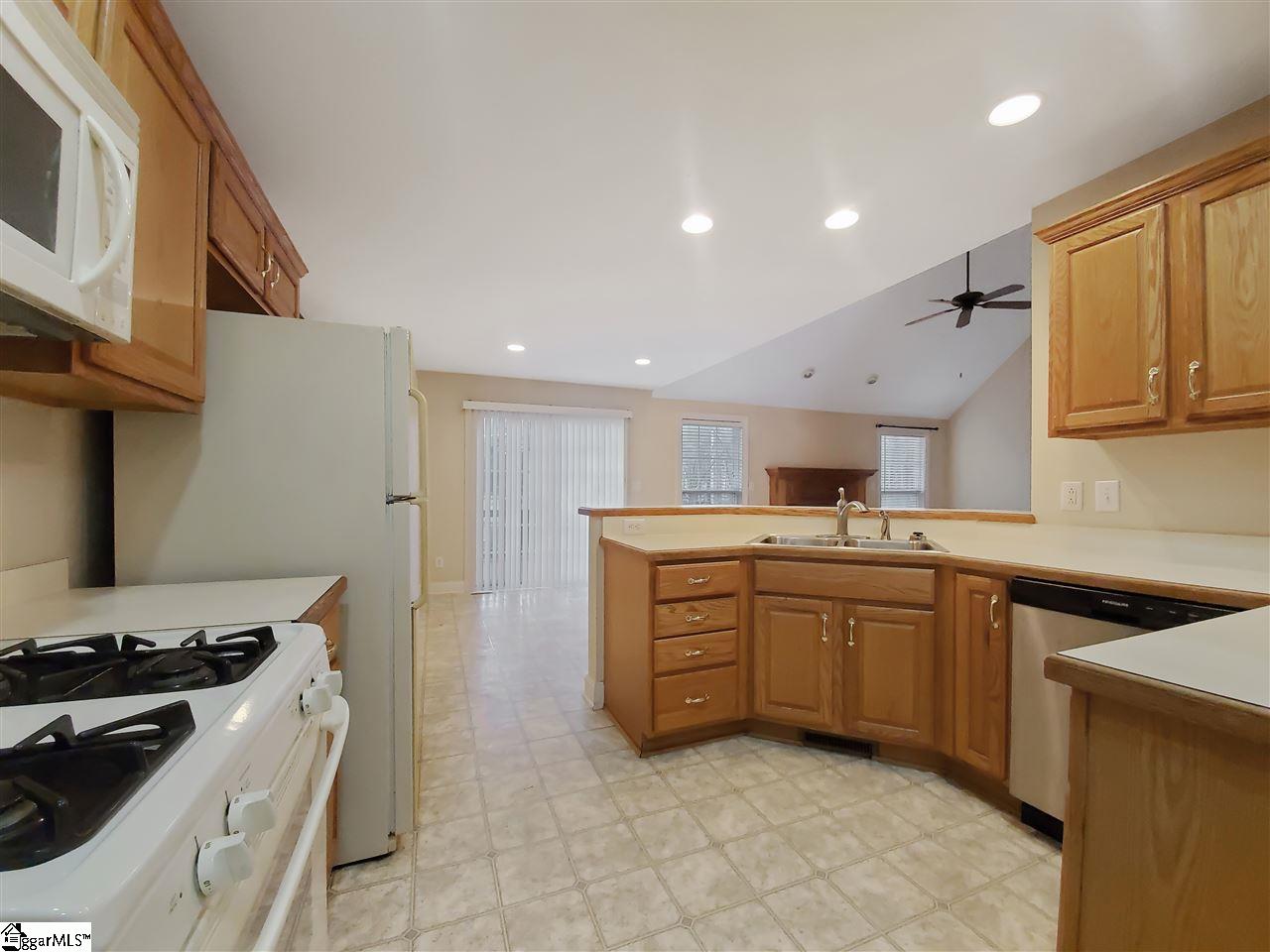1604351 Property Photo 11
