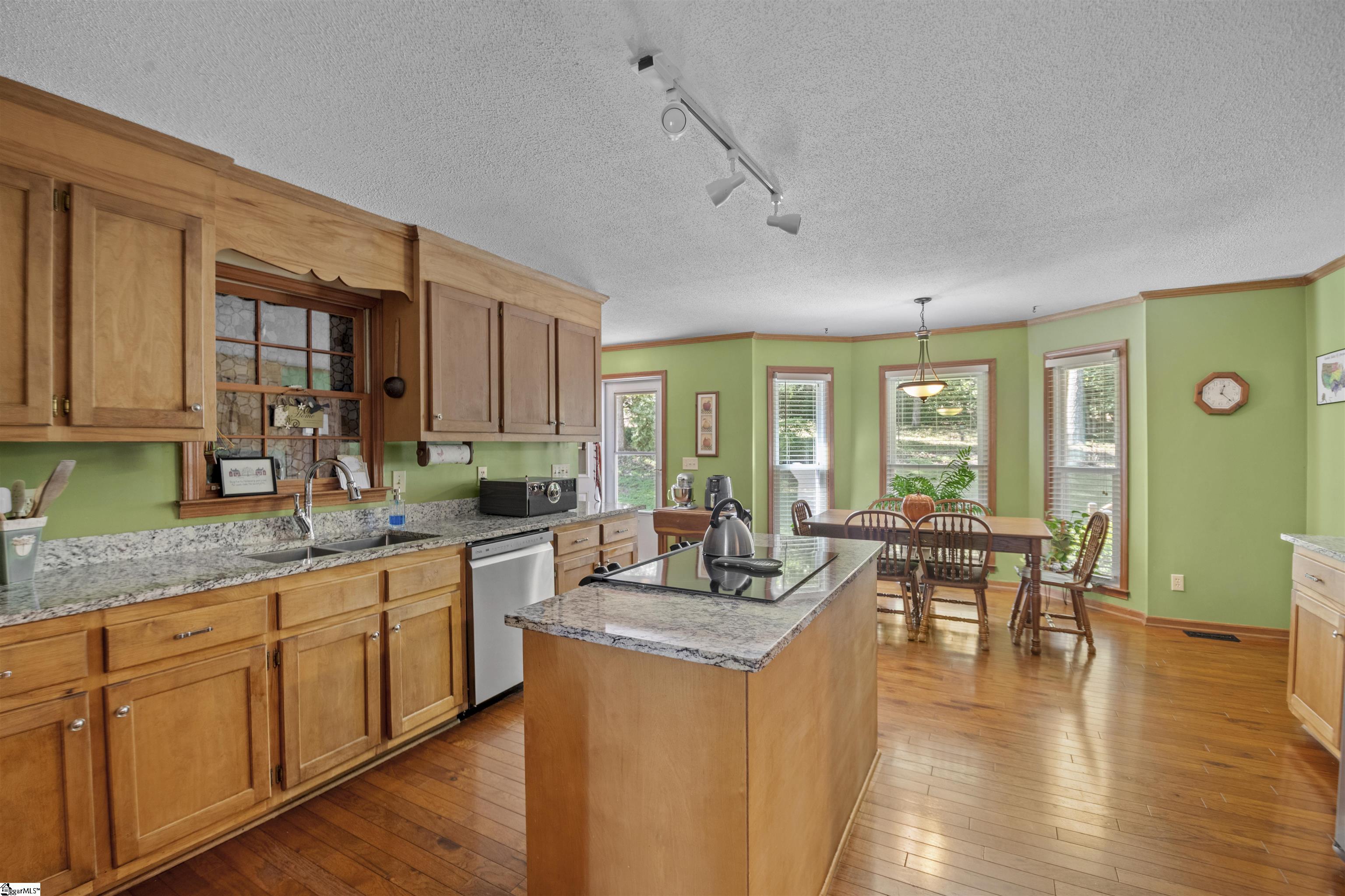 67 Washington Drive Property Photo 14