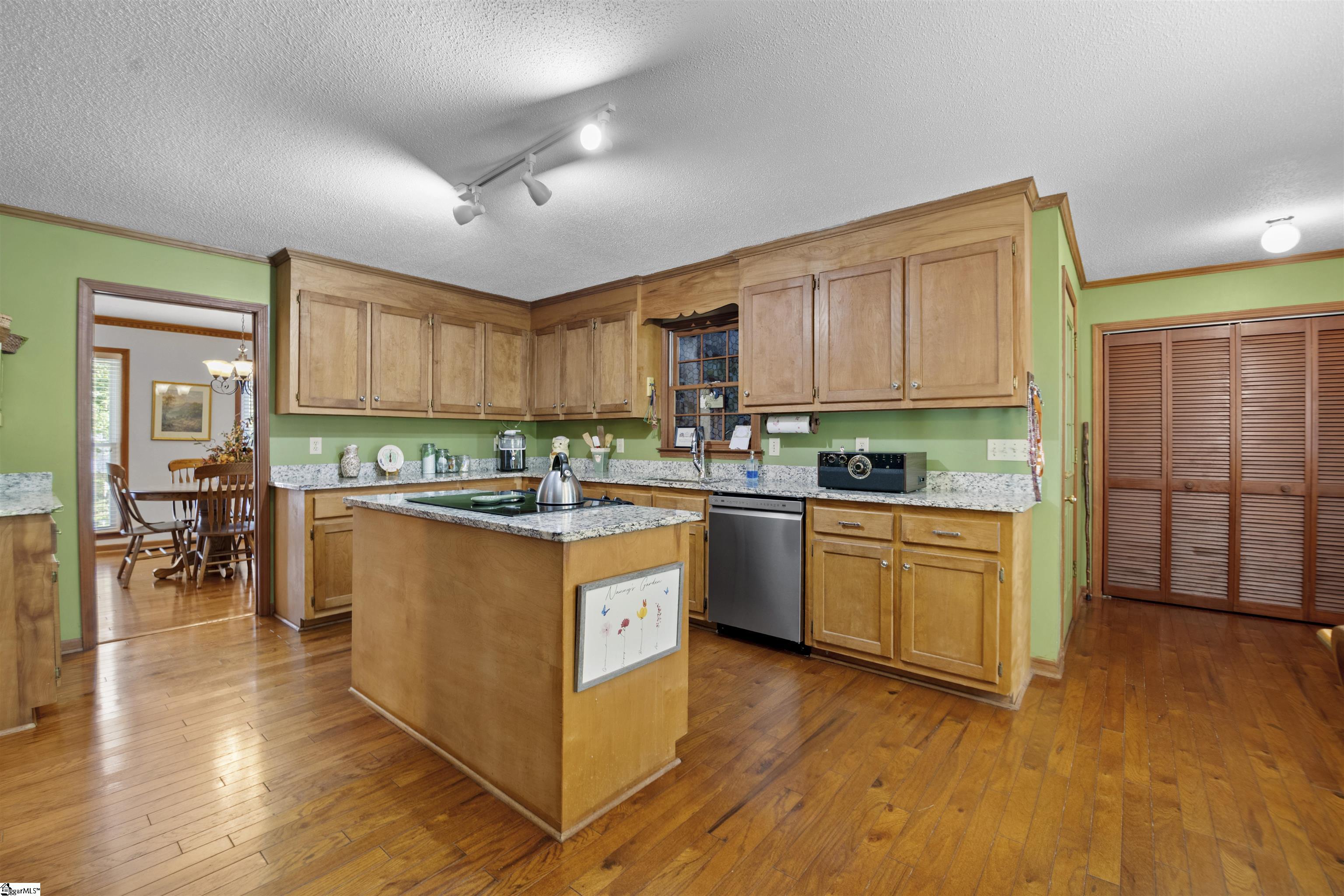 67 Washington Drive Property Photo 17