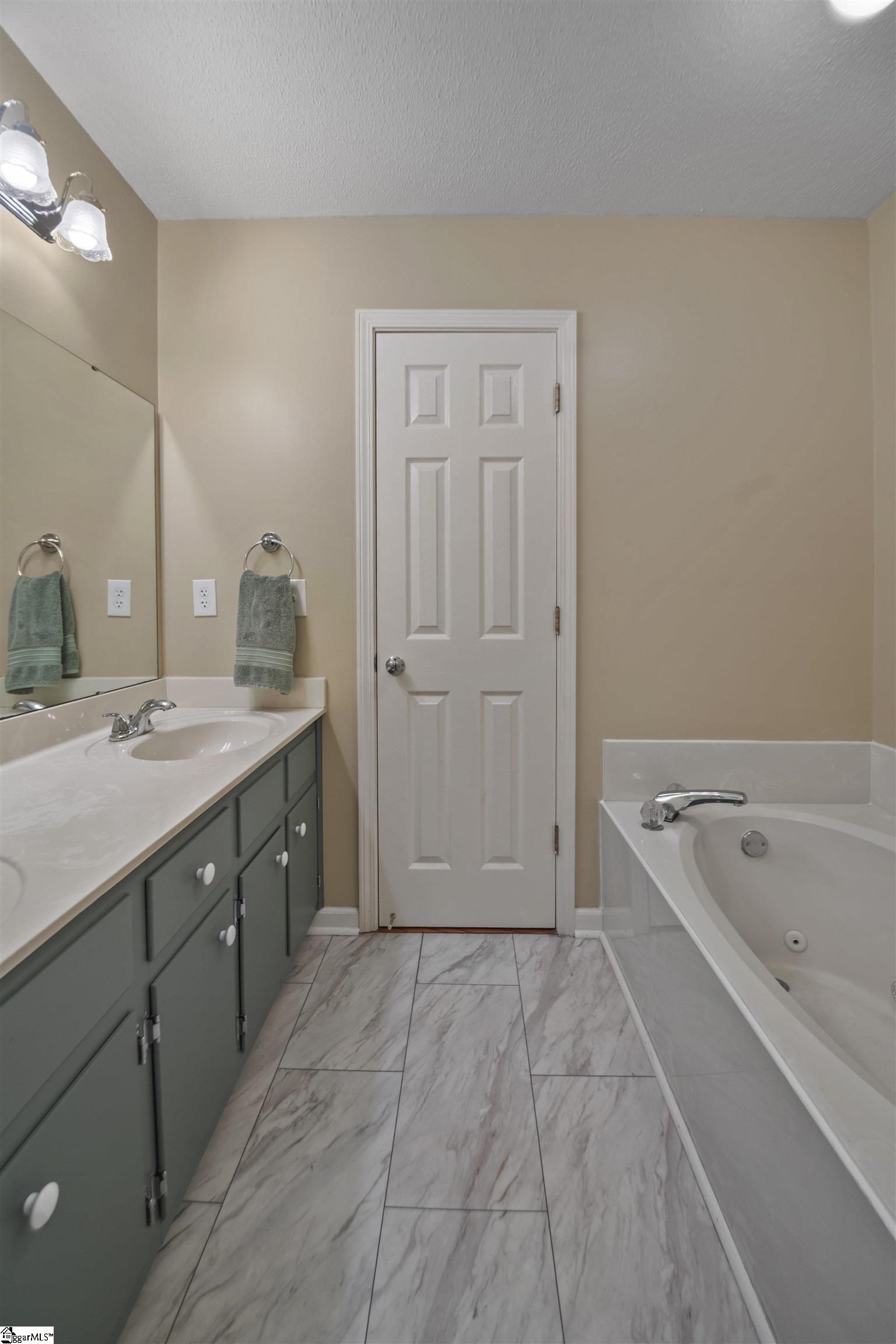 67 Washington Drive Property Photo 28