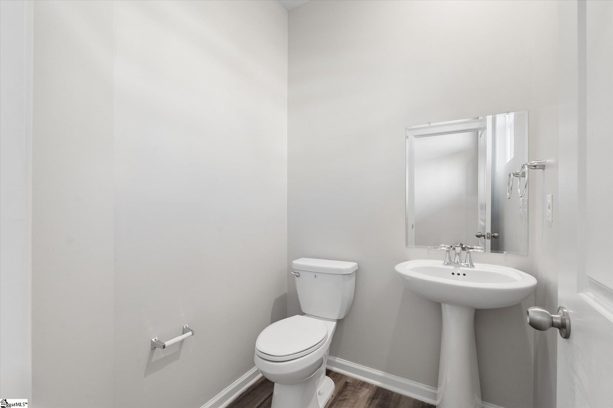 319 E Compass Way Property Photo 3