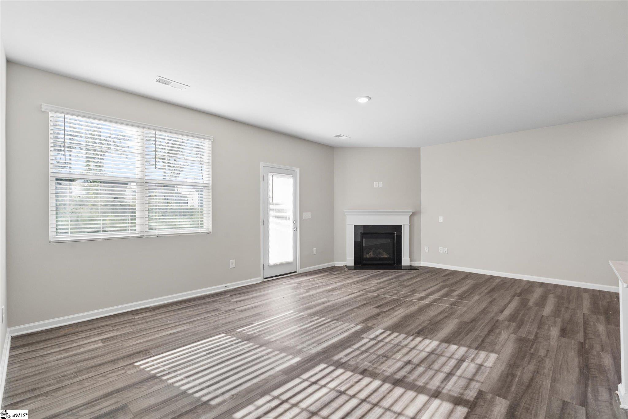 319 E Compass Way Property Photo 15