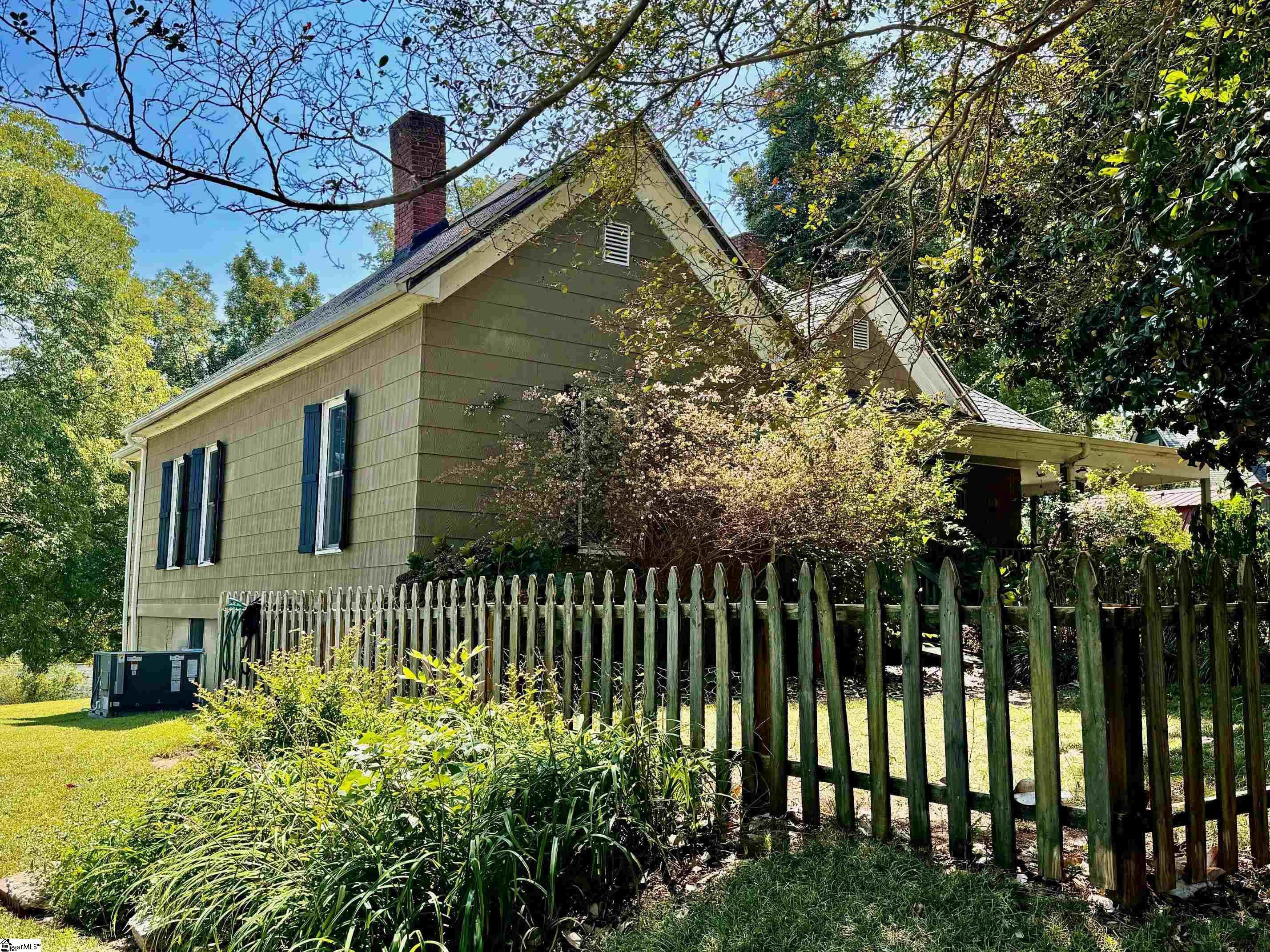 206 E Greenwood Street Property Photo 1