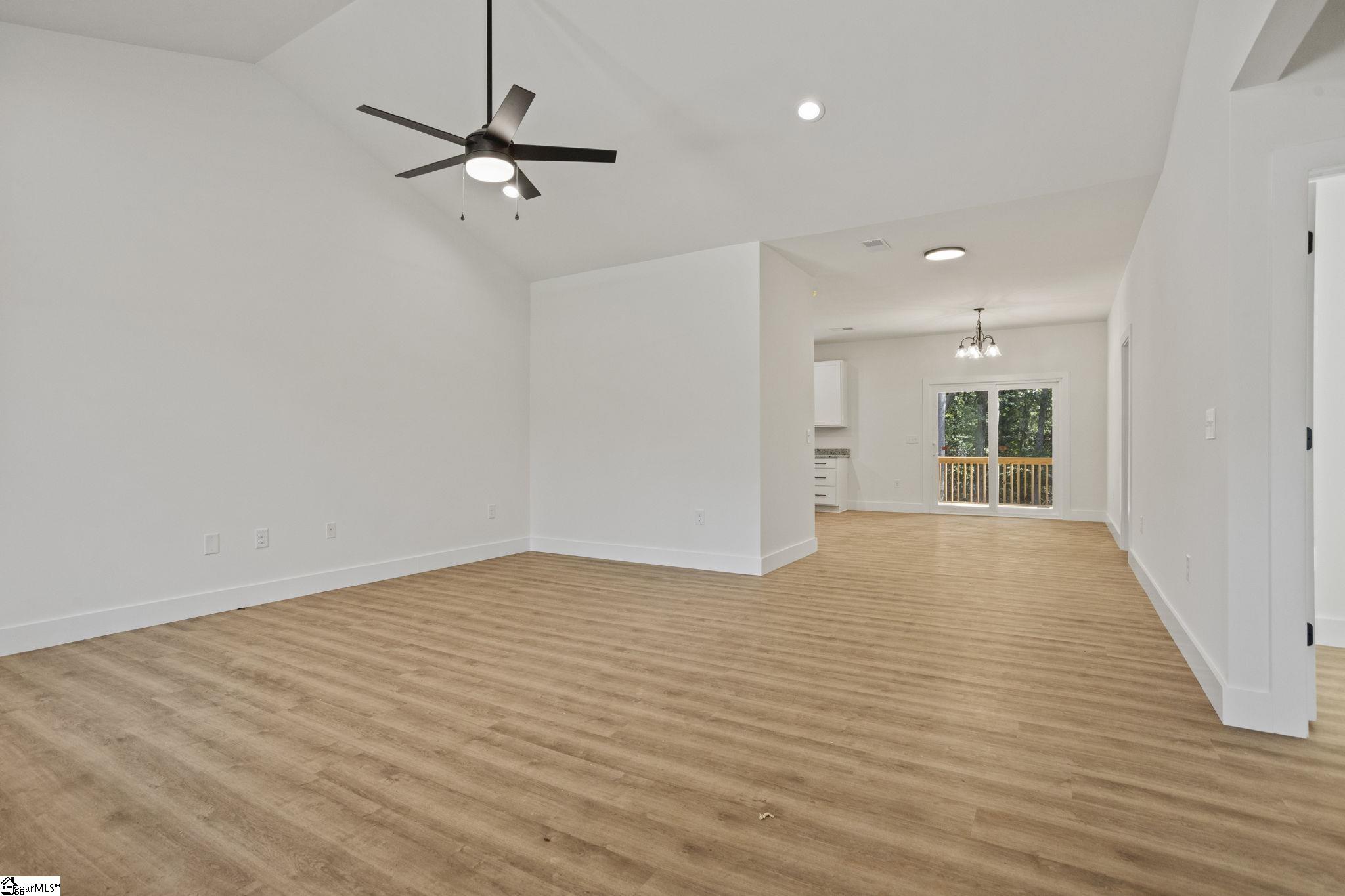171 Easy Street Property Photo 2