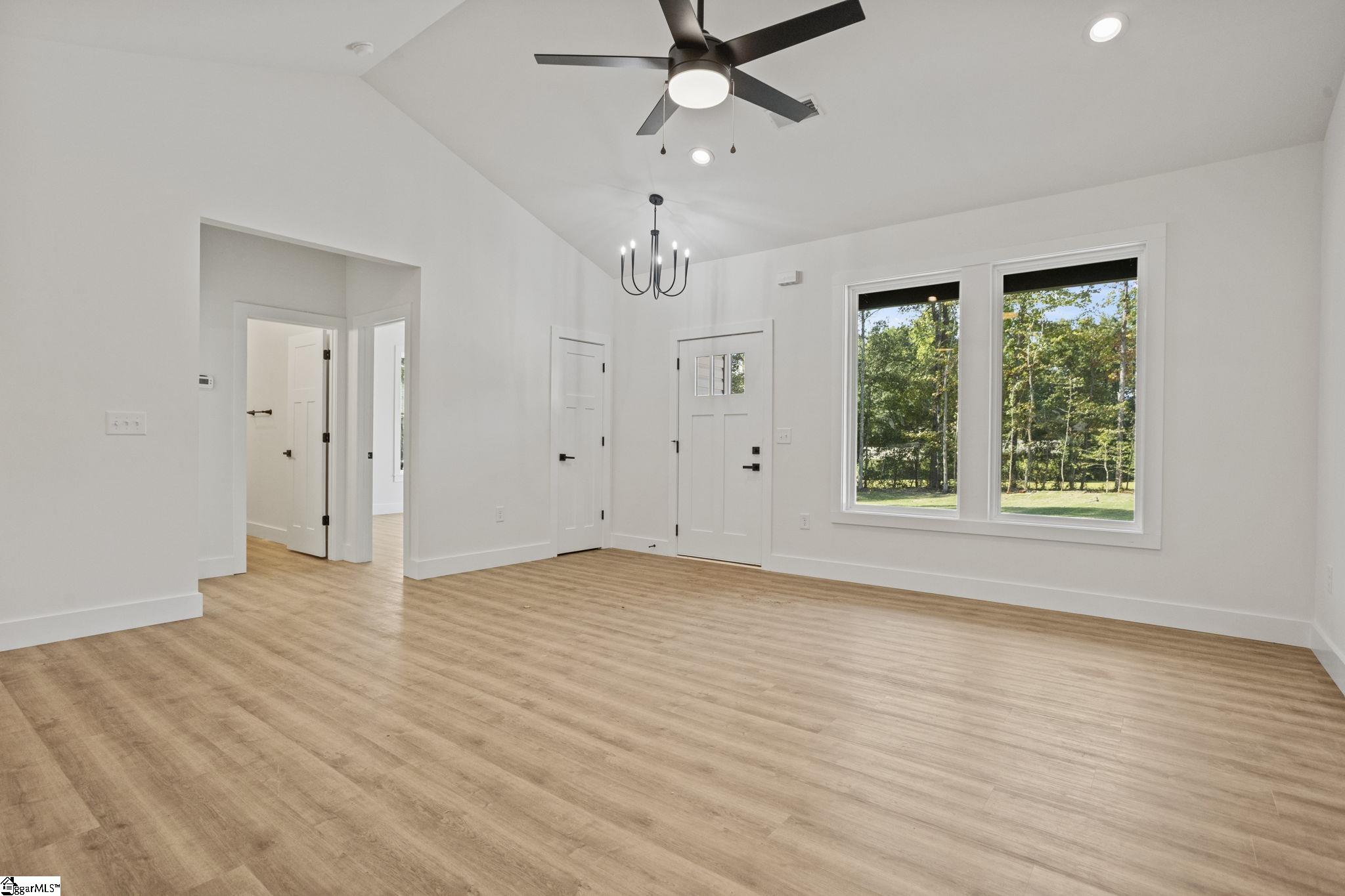171 Easy Street Property Photo 4