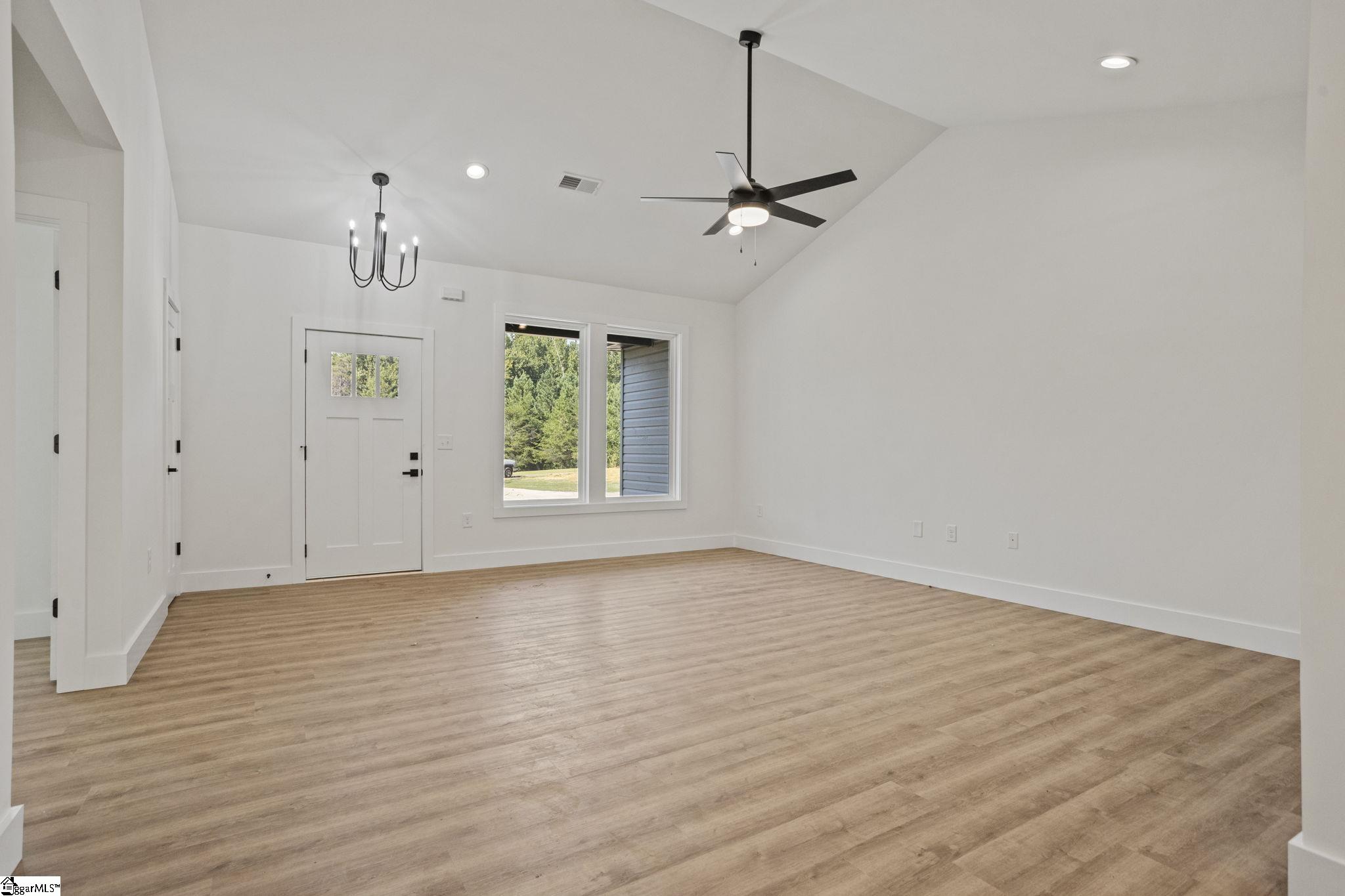 171 Easy Street Property Photo 5