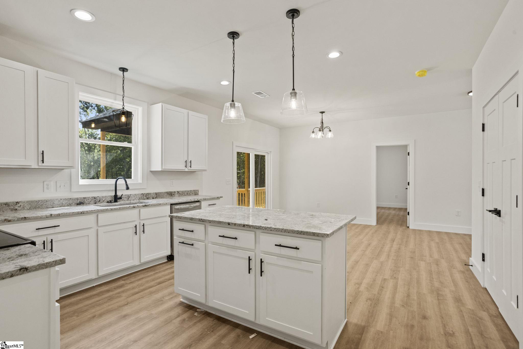 171 Easy Street Property Photo 10