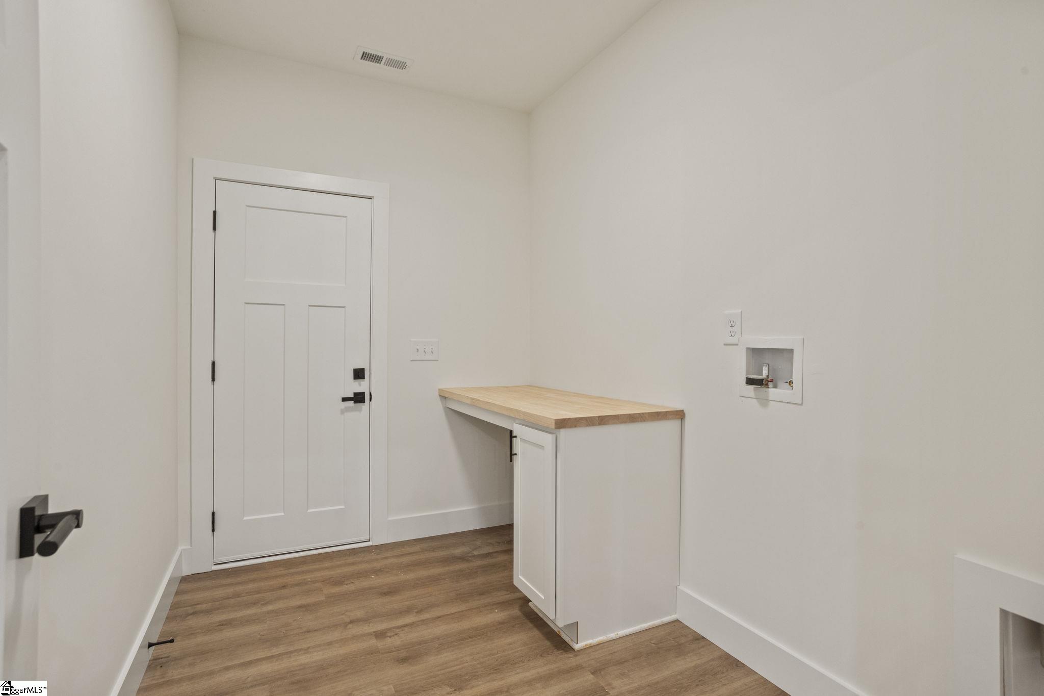 171 Easy Street Property Photo 11