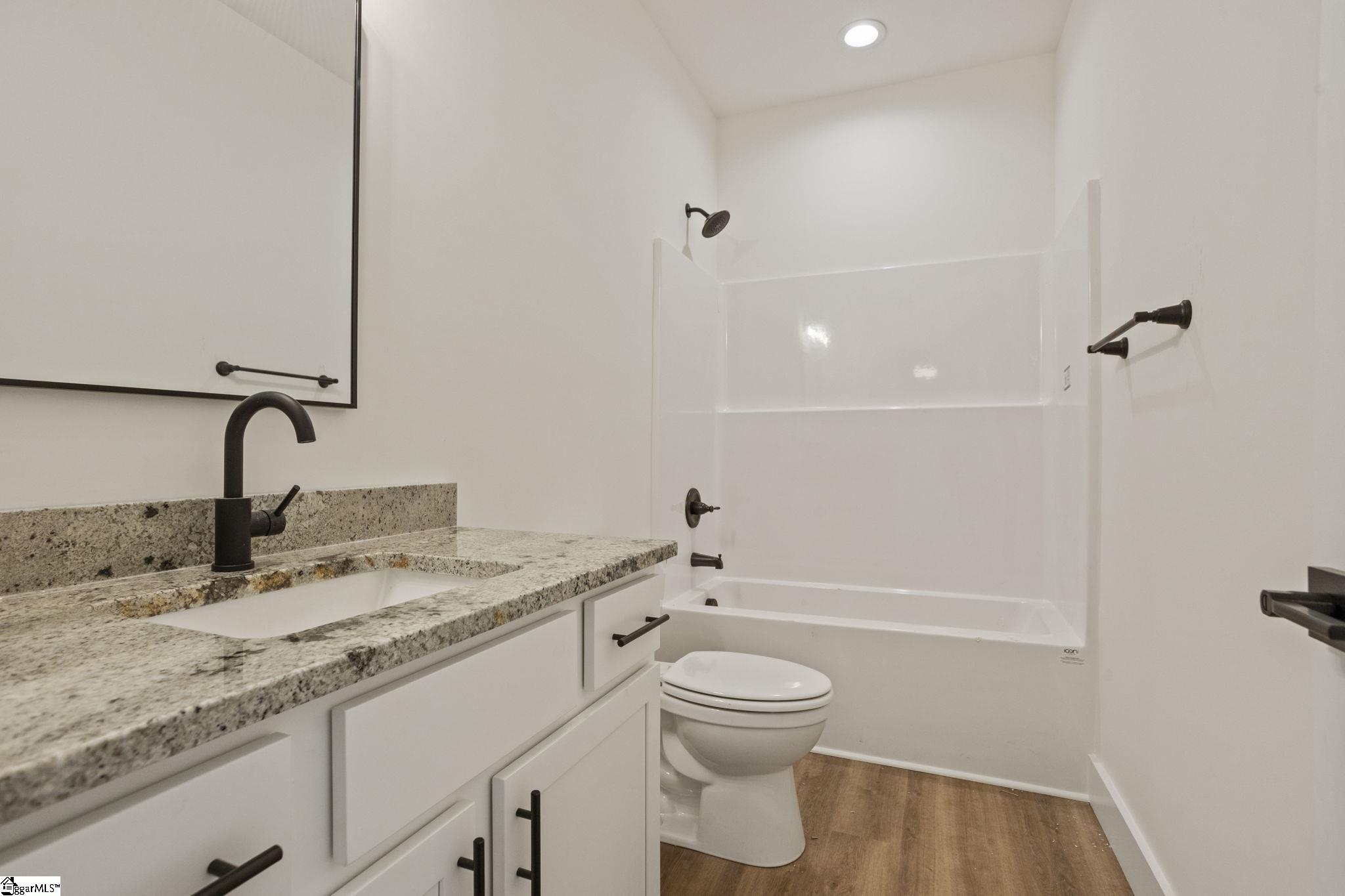 171 Easy Street Property Photo 15