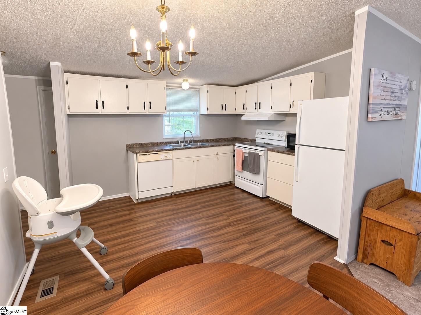 215 W Roosevelt Drive Property Photo 15