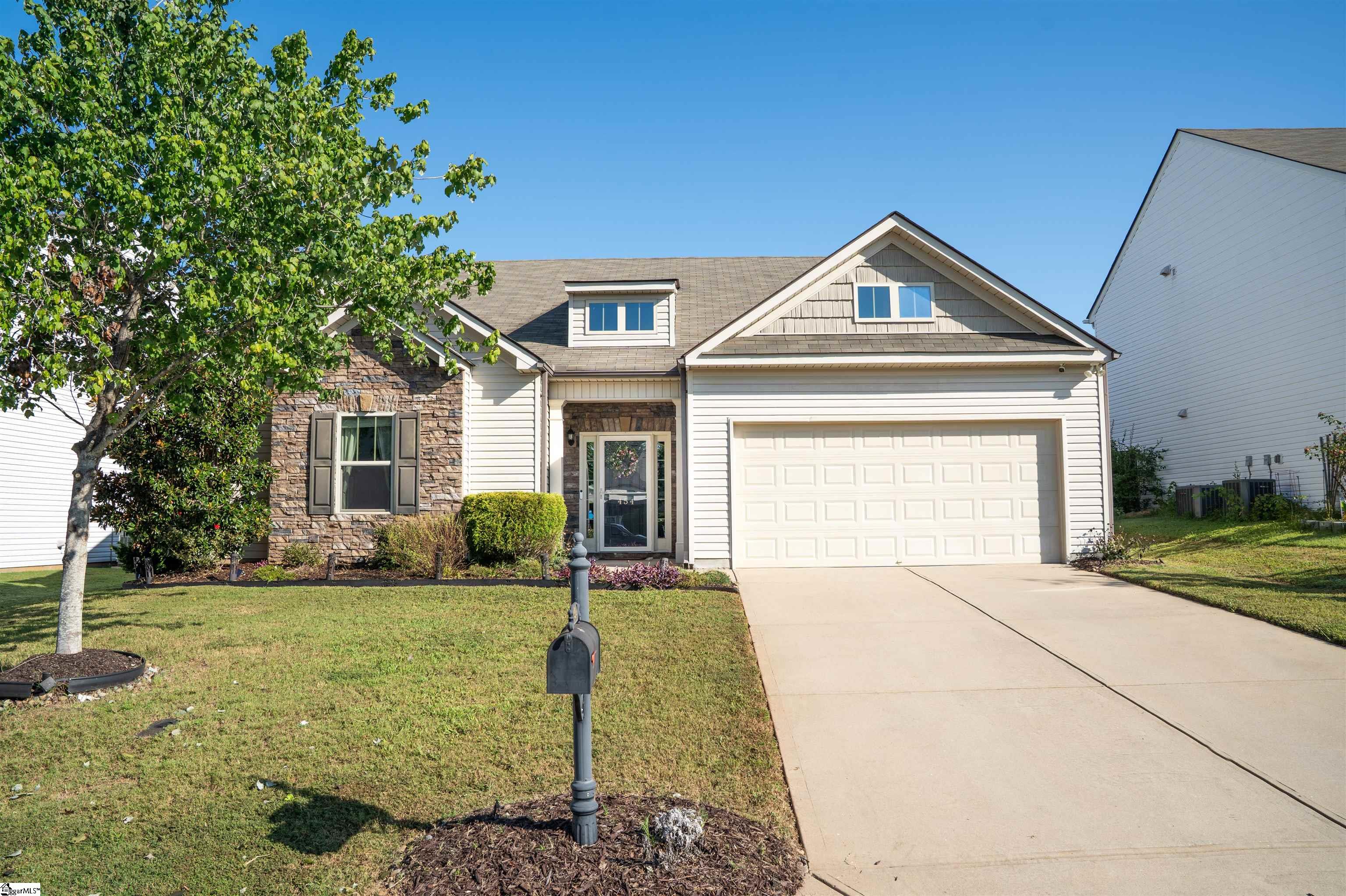 454 Wolfbend Road Property Photo 1