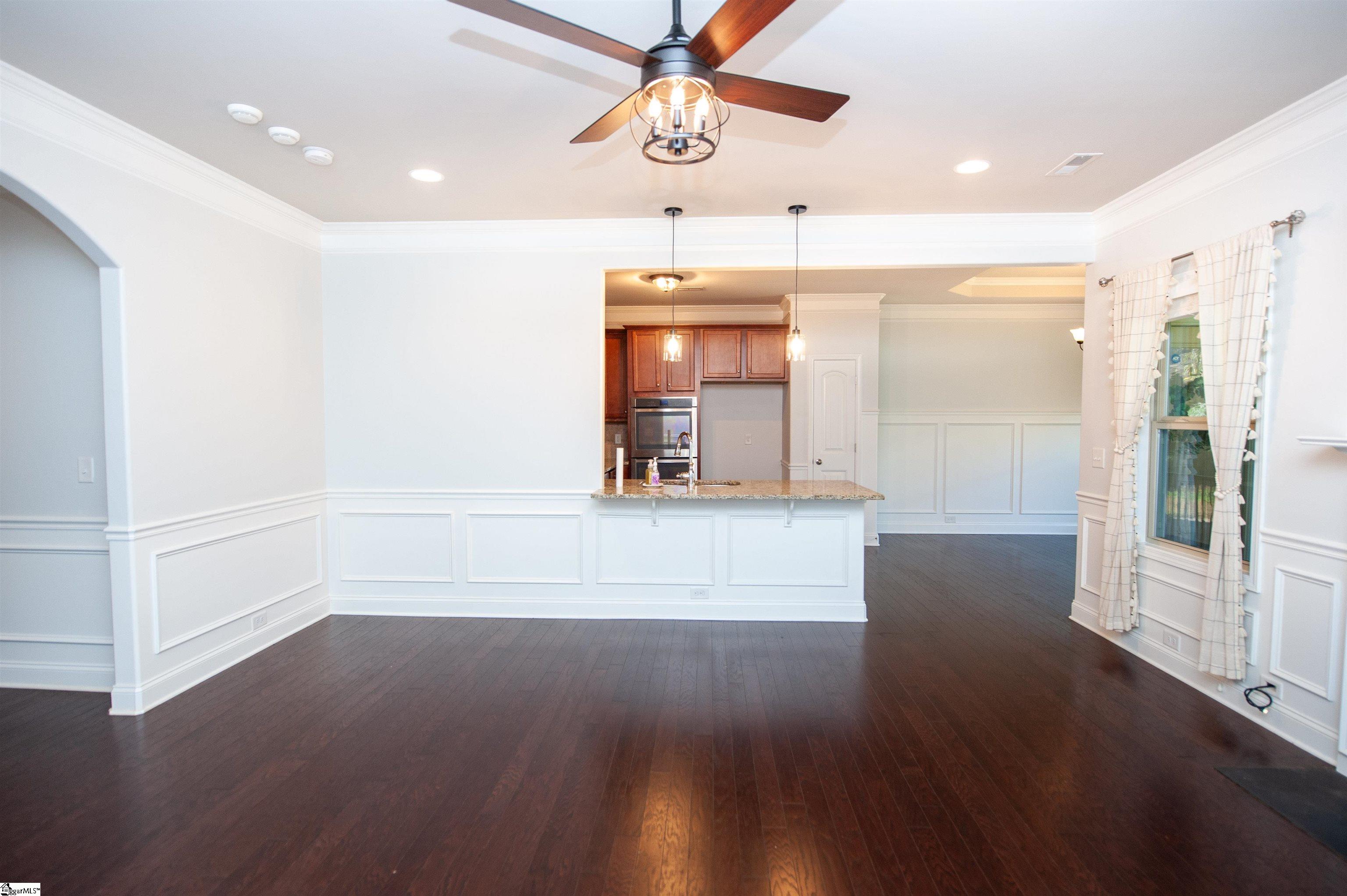 454 Wolfbend Road Property Photo 6