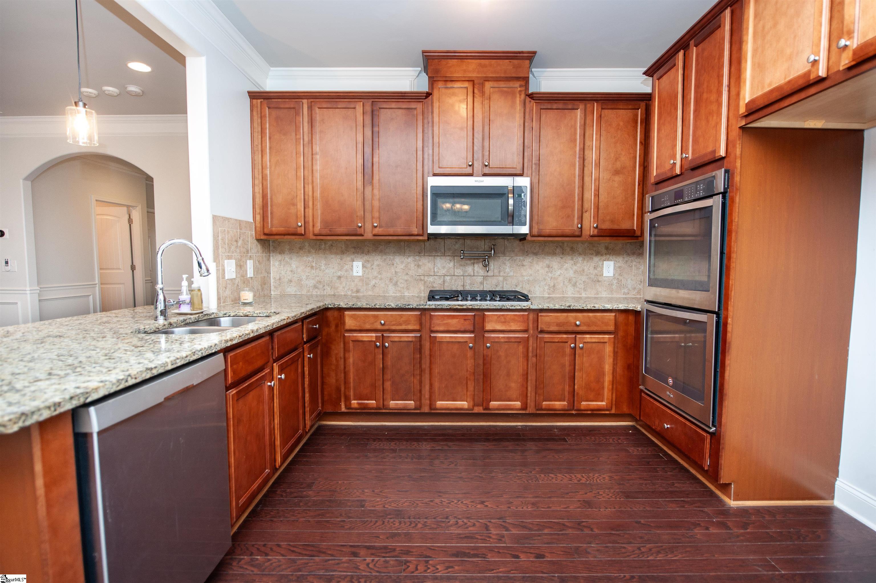 454 Wolfbend Road Property Photo 7