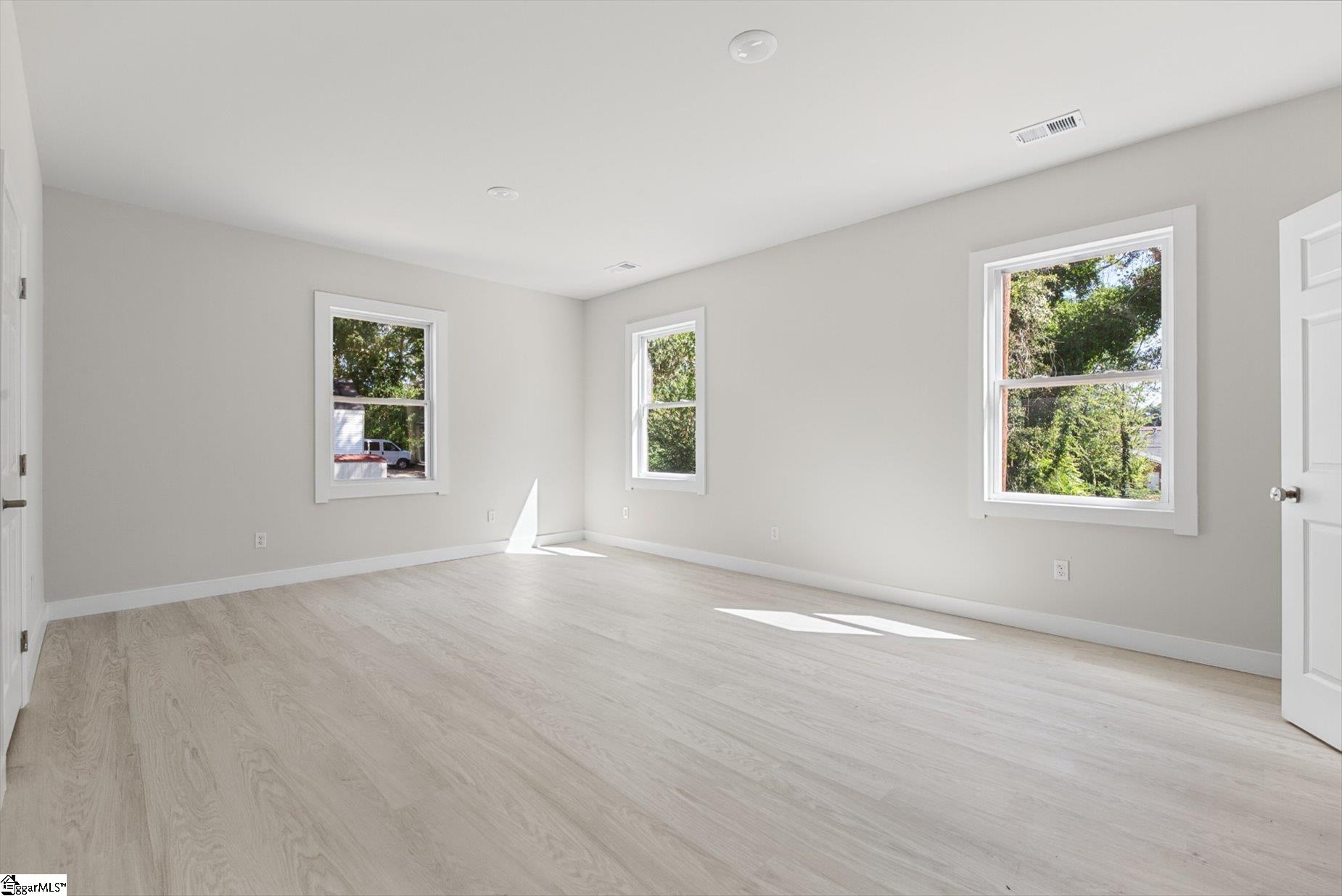 110 Lowe Street Property Photo 3
