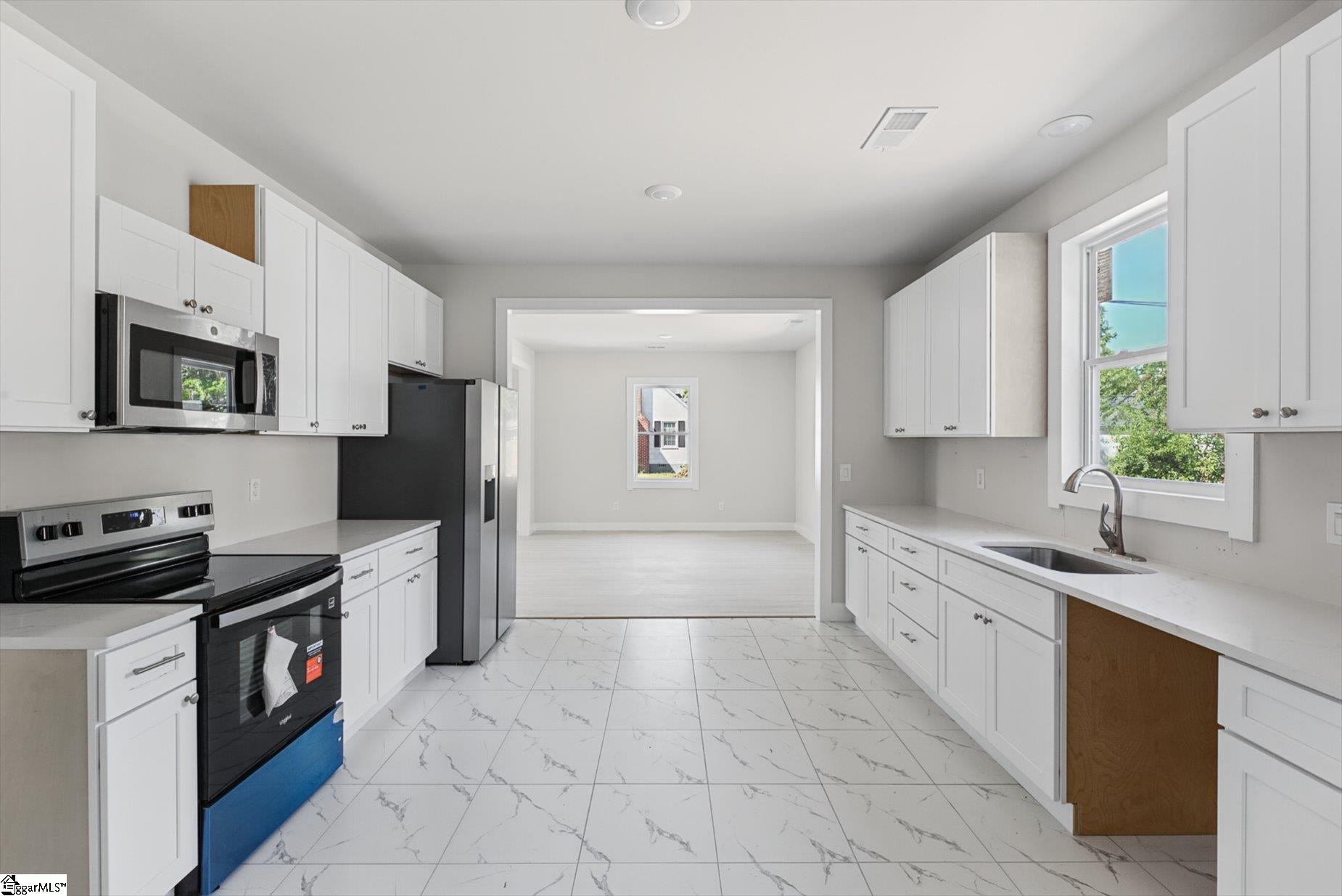110 Lowe Street Property Photo 8