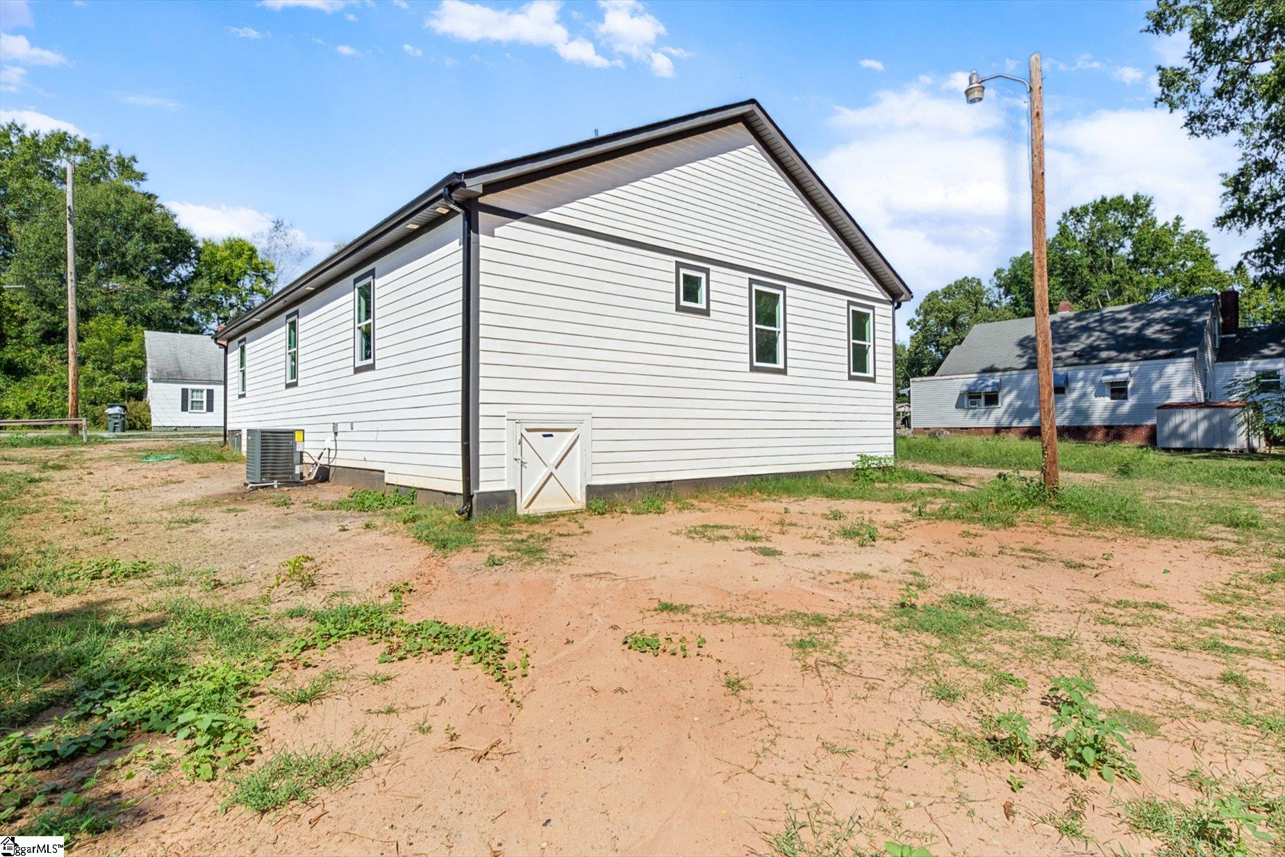 110 Lowe Street Property Photo 34