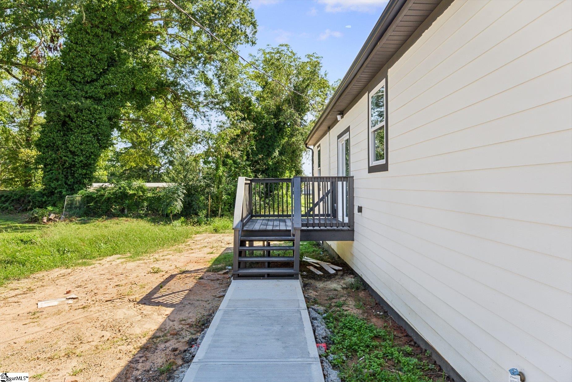 110 Lowe Street Property Photo 36
