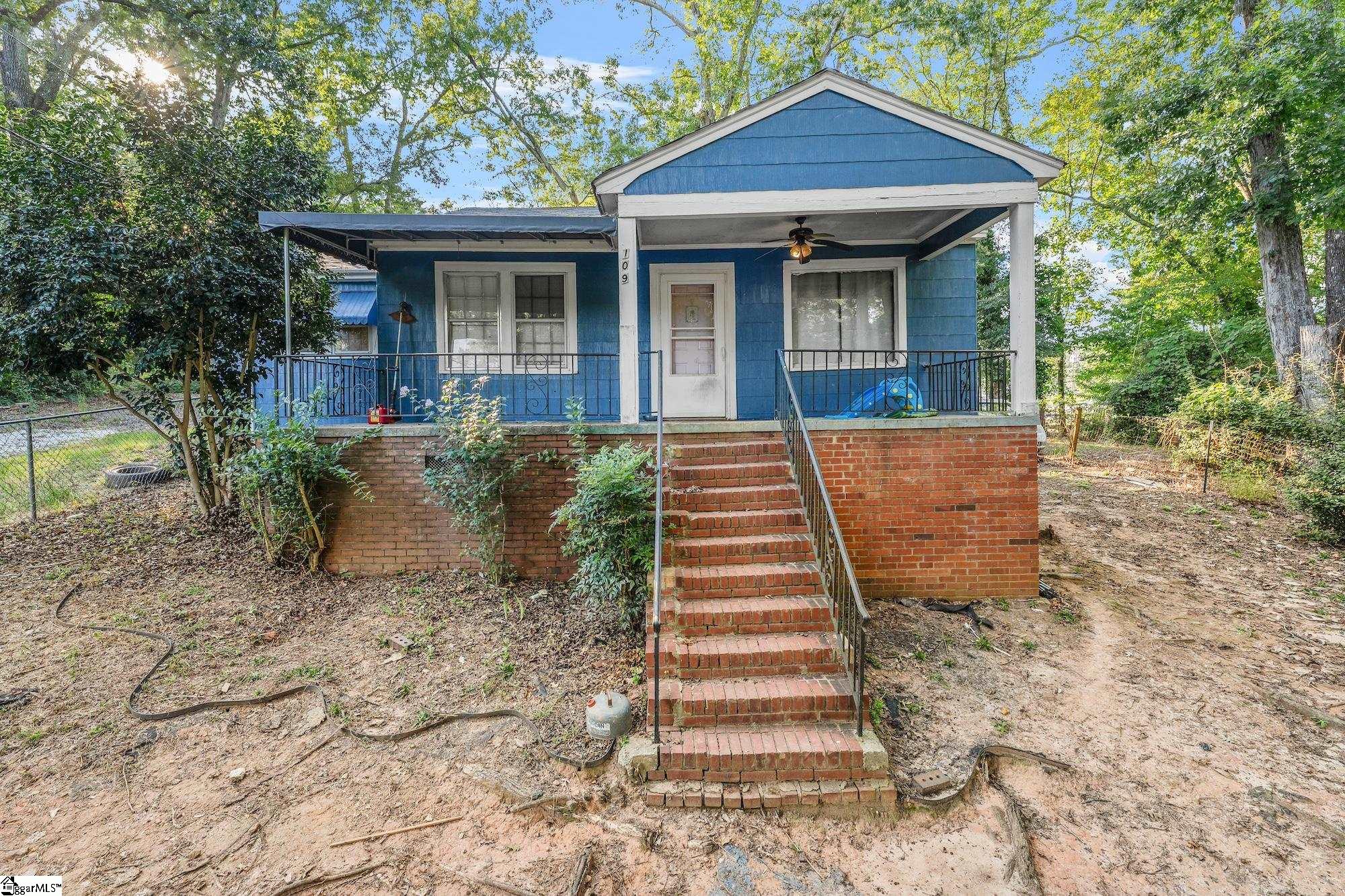 109 Brookside Circle Property Photo 1