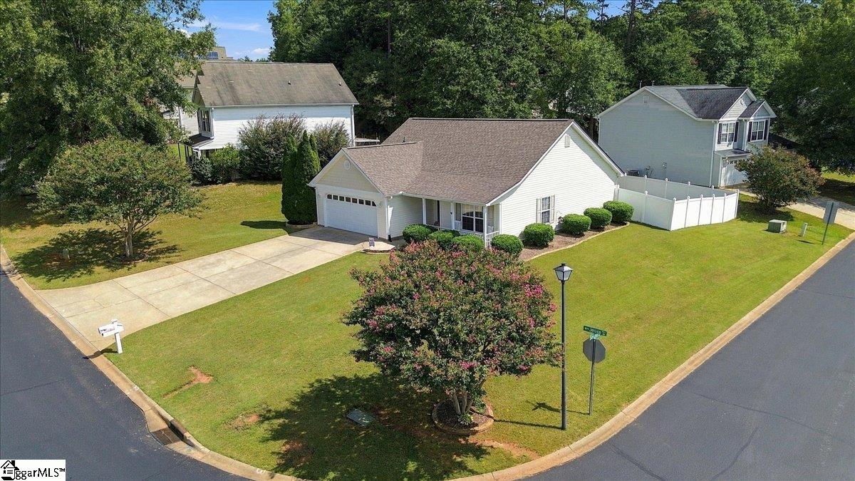 2 Jessica Way Property Photo 2