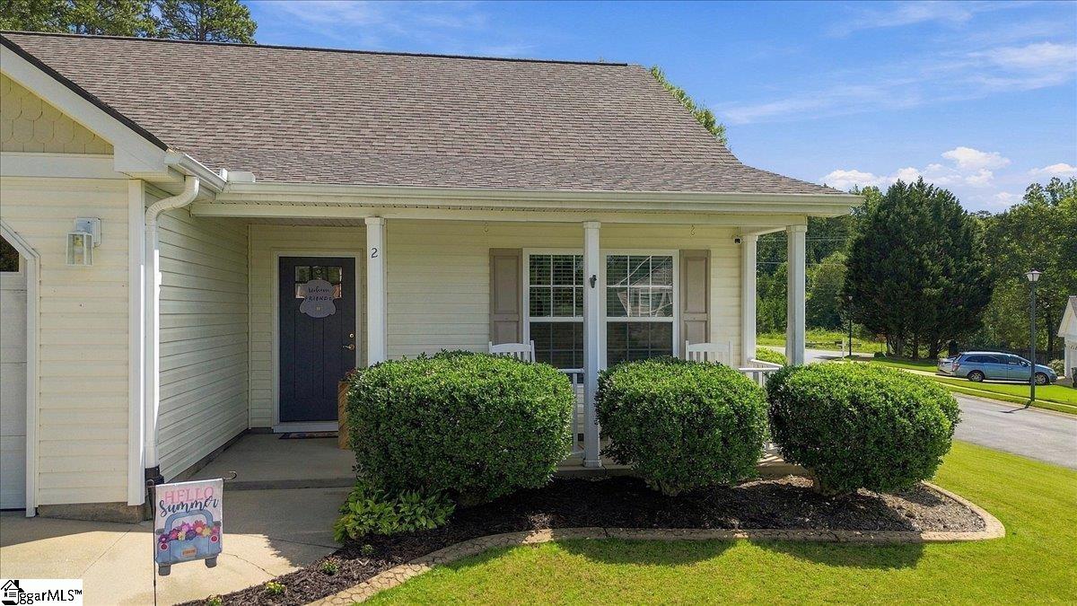 2 Jessica Way Property Photo 3