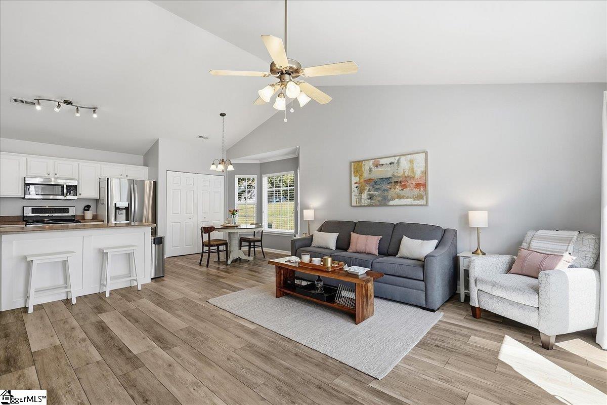 2 Jessica Way Property Photo 6