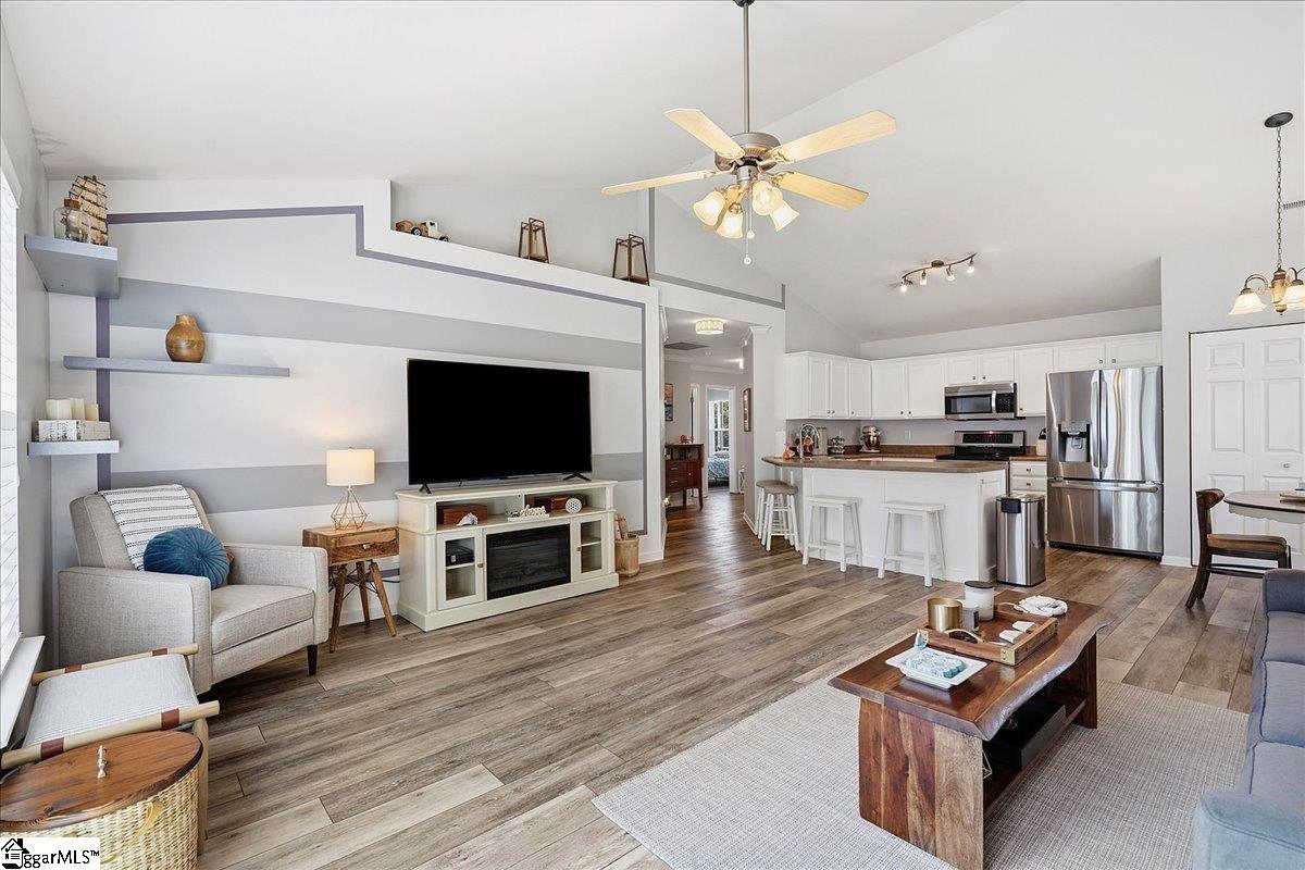 2 Jessica Way Property Photo 7