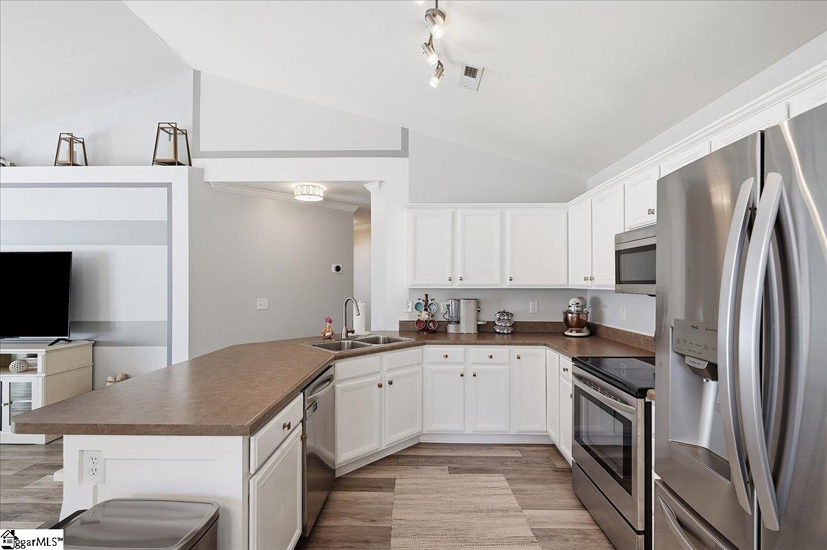 2 Jessica Way Property Photo 9