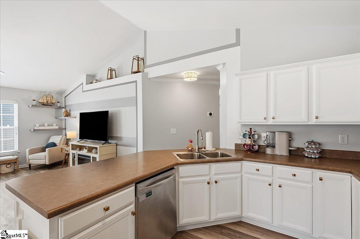 2 Jessica Way Property Photo 10