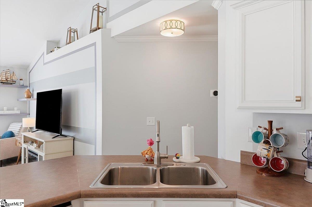 2 Jessica Way Property Photo 12