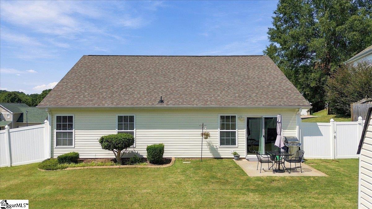 2 Jessica Way Property Photo 24
