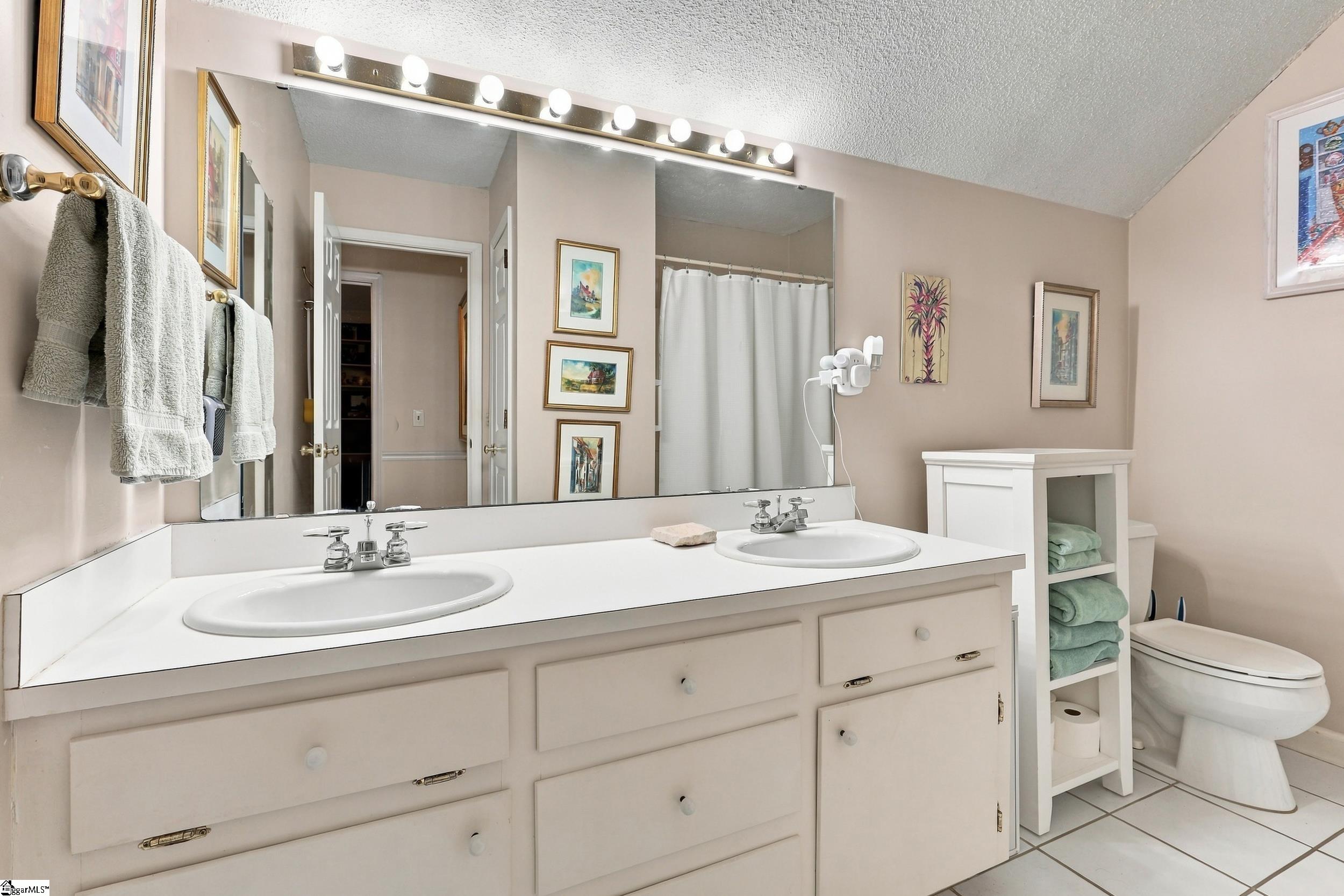 1604390 Property Photo 33