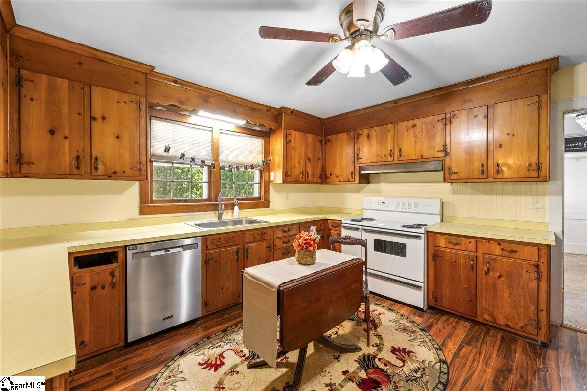 324 Mary Ann Street Property Photo 13