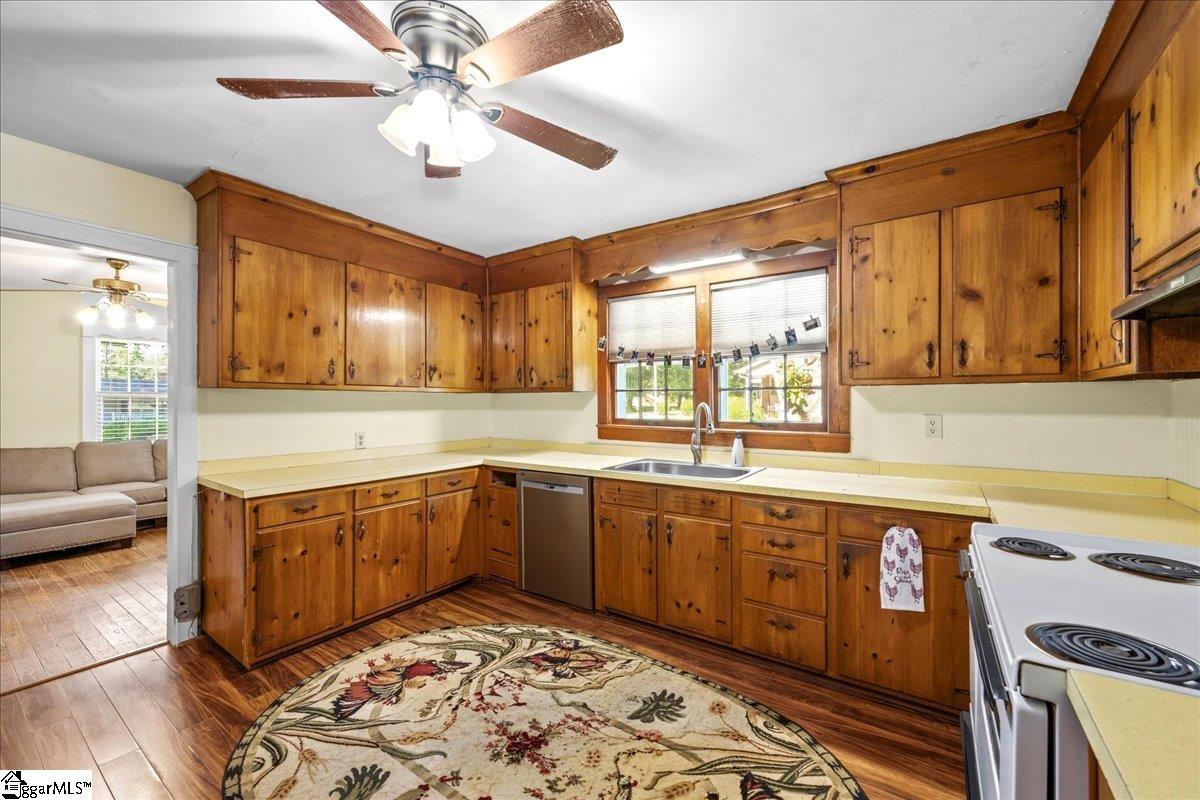 324 Mary Ann Street Property Photo 14