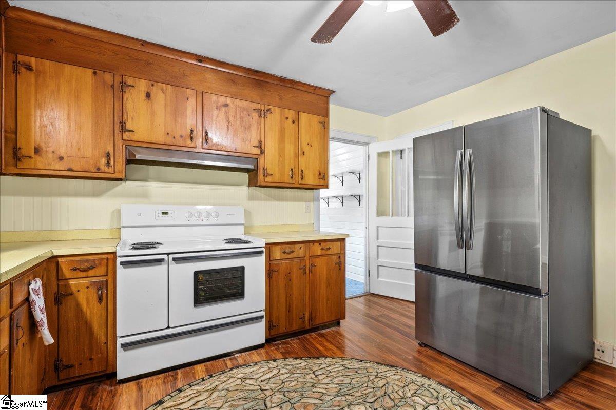 324 Mary Ann Street Property Photo 16