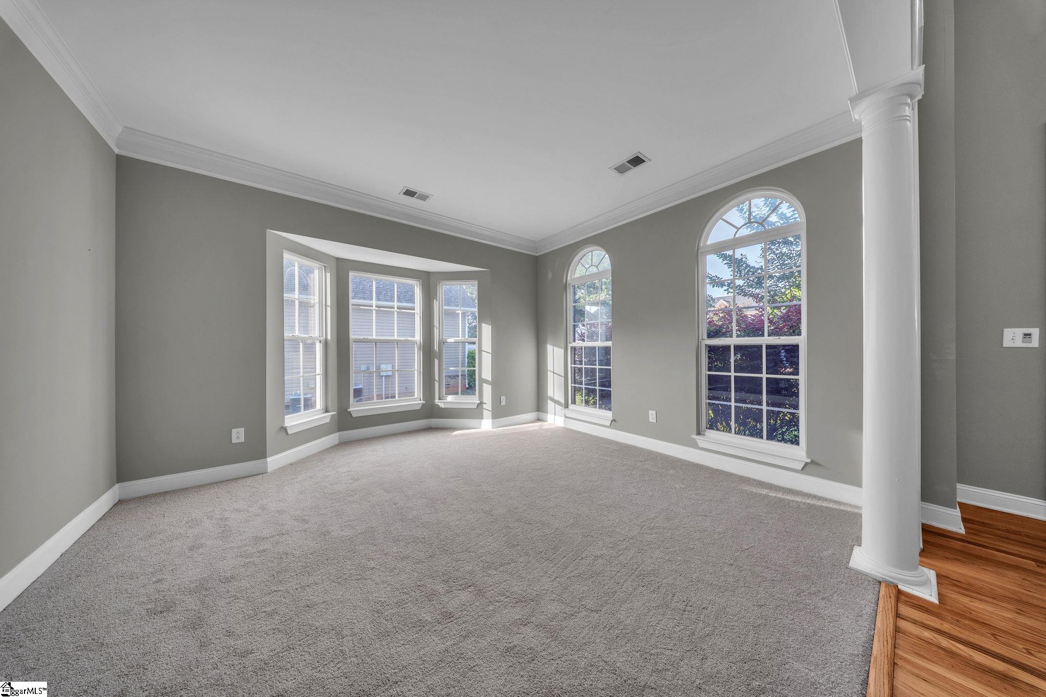 102 Wynterhall Way Property Photo 3