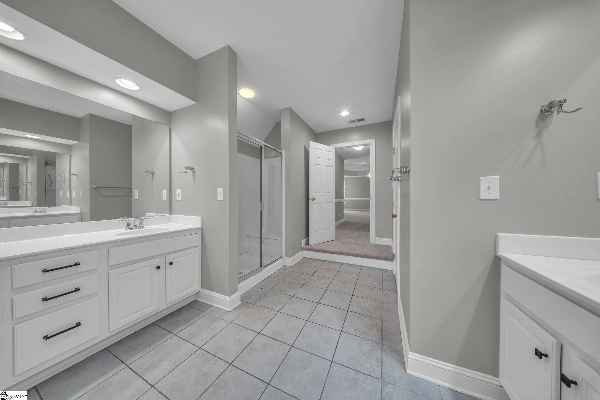 102 Wynterhall Way Property Photo 21