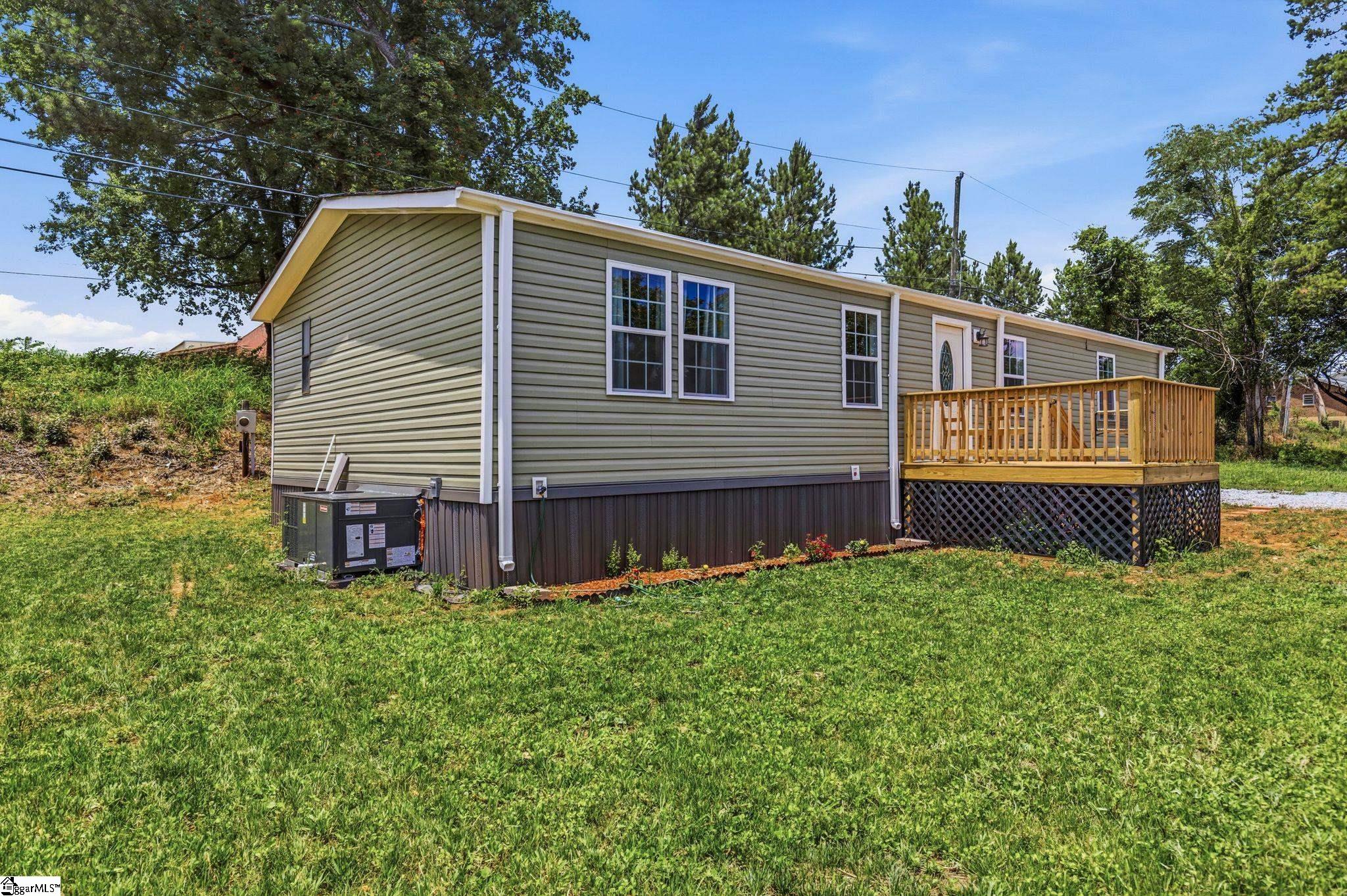 162 Crest Circle Property Photo 1
