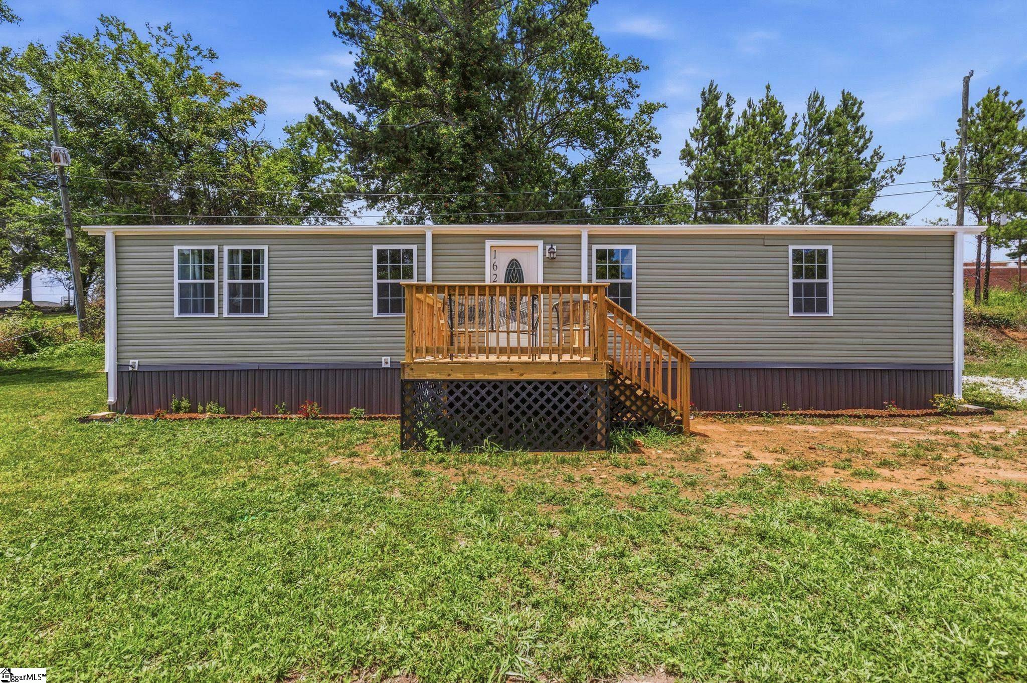 162 Crest Circle Property Photo 3